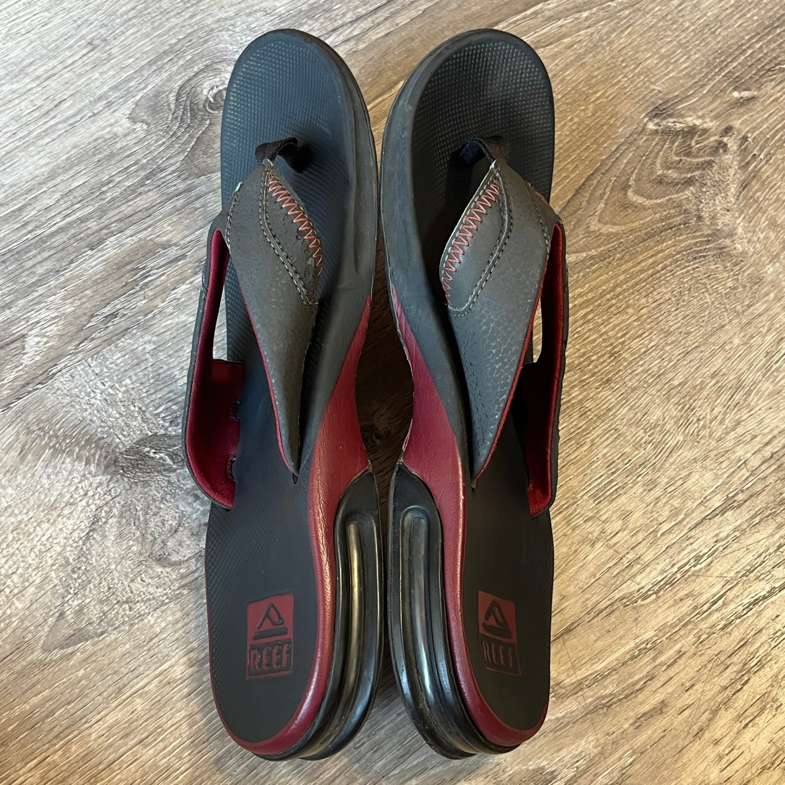 Reef Fanning Mens Flip Flops Black Red Bottle Opener Sandals Size 9 FGK