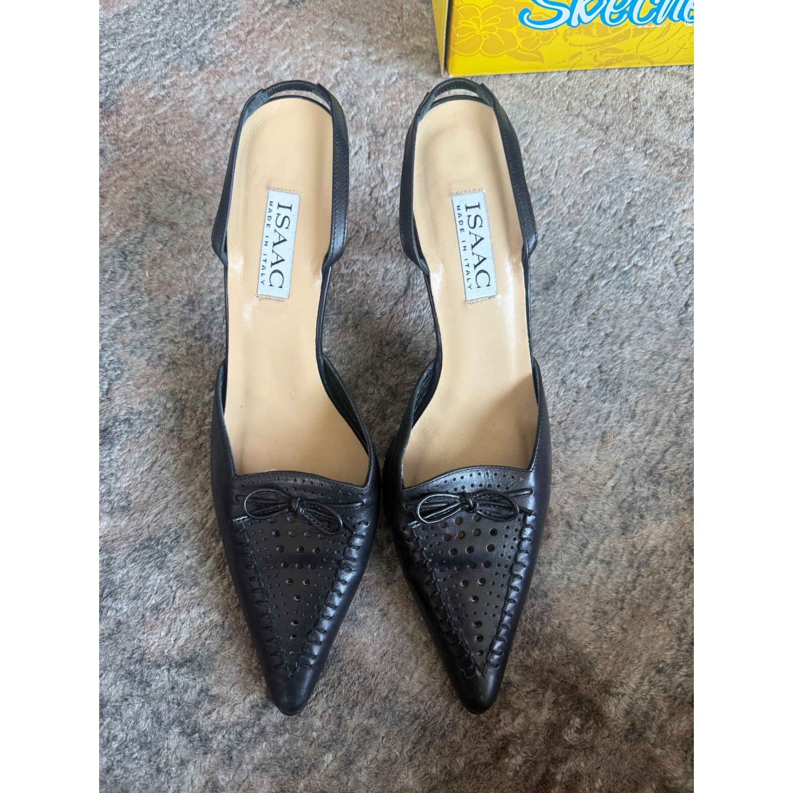 Isaac Mizrahi Black Leather Slingback Heel Pointed Toe Perforated Bow Italy 8.5B