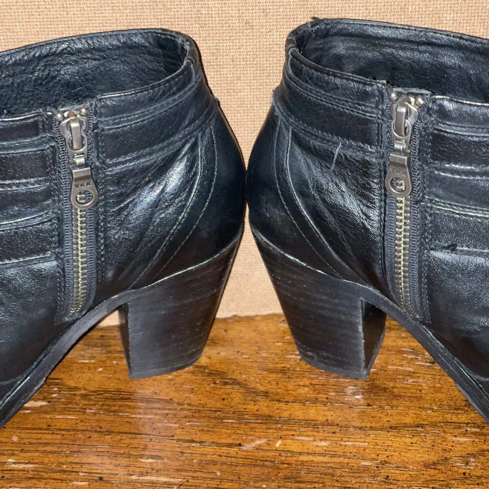 Ariat 450003278 Size 36.5M / US 6B Women’s Black Leather Zip Side Bootie Shoes