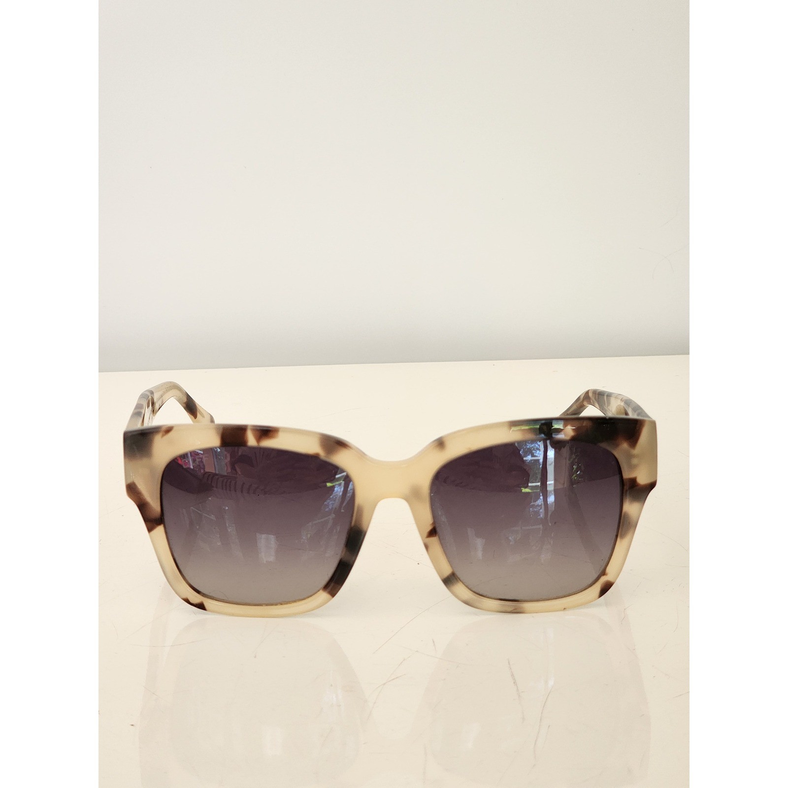 DIFF Eyewear Bella II Sunglasses Cream Tortoise Oversized Square Frames CT-GO