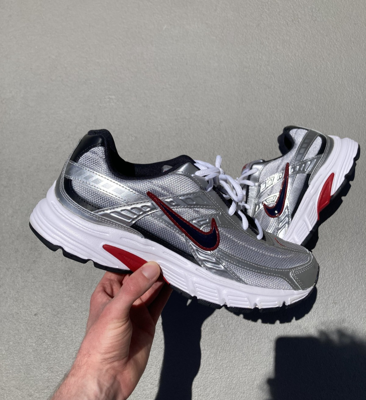 Nike Initiator Running Shoes Mens Size 9 Silver Red Navy Athletic Sneakers Y2K