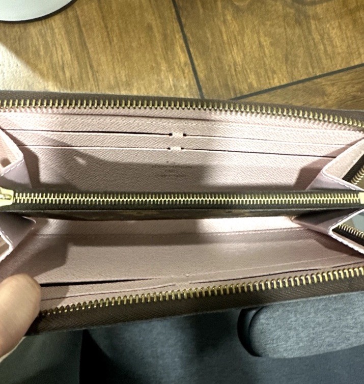 Louis Vuitton Monogram Canvas Clemence Wallet