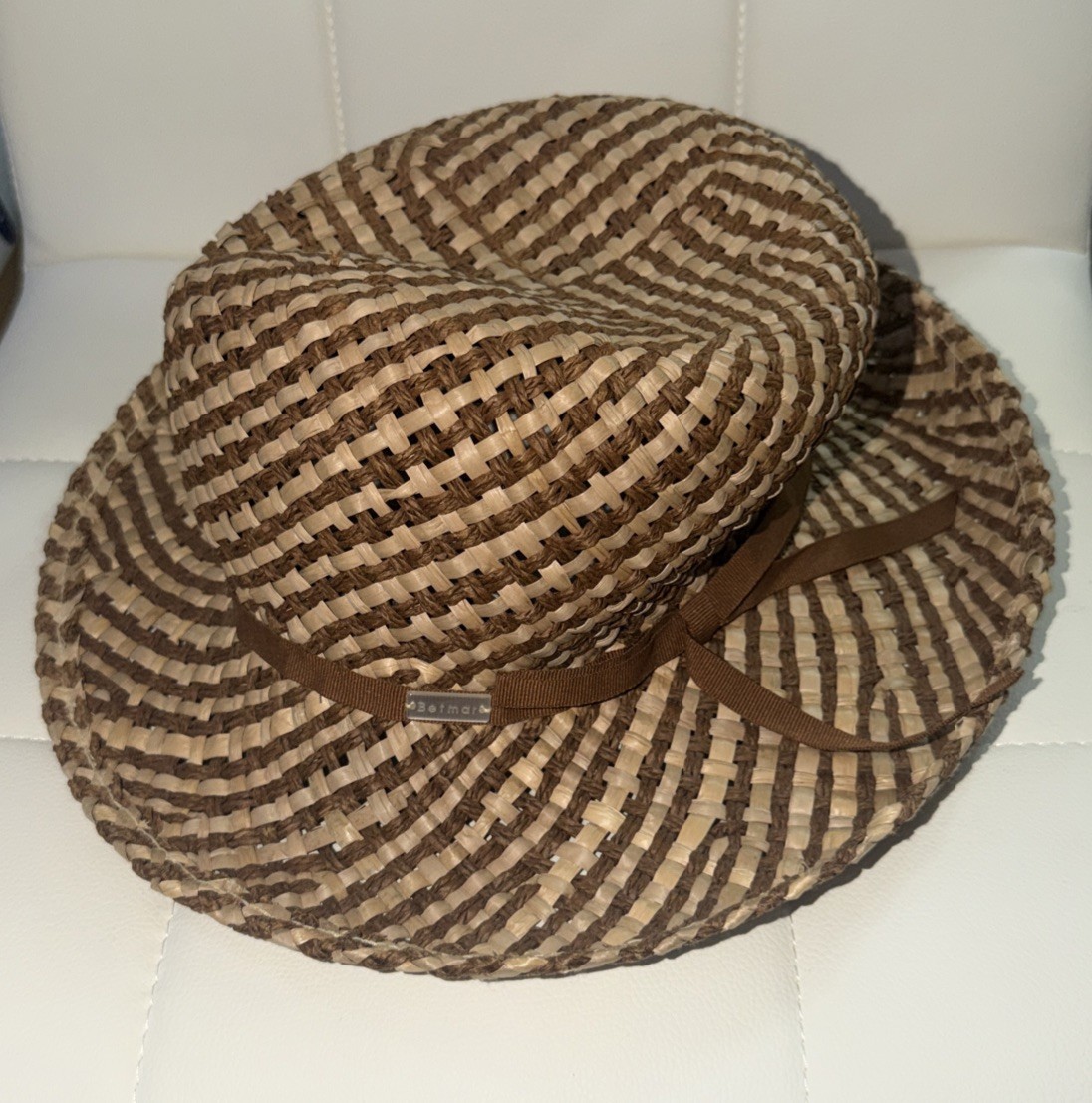 Betmar New York Willow Womens Knotted Cloche Hat Black/Gold One Size Vintage