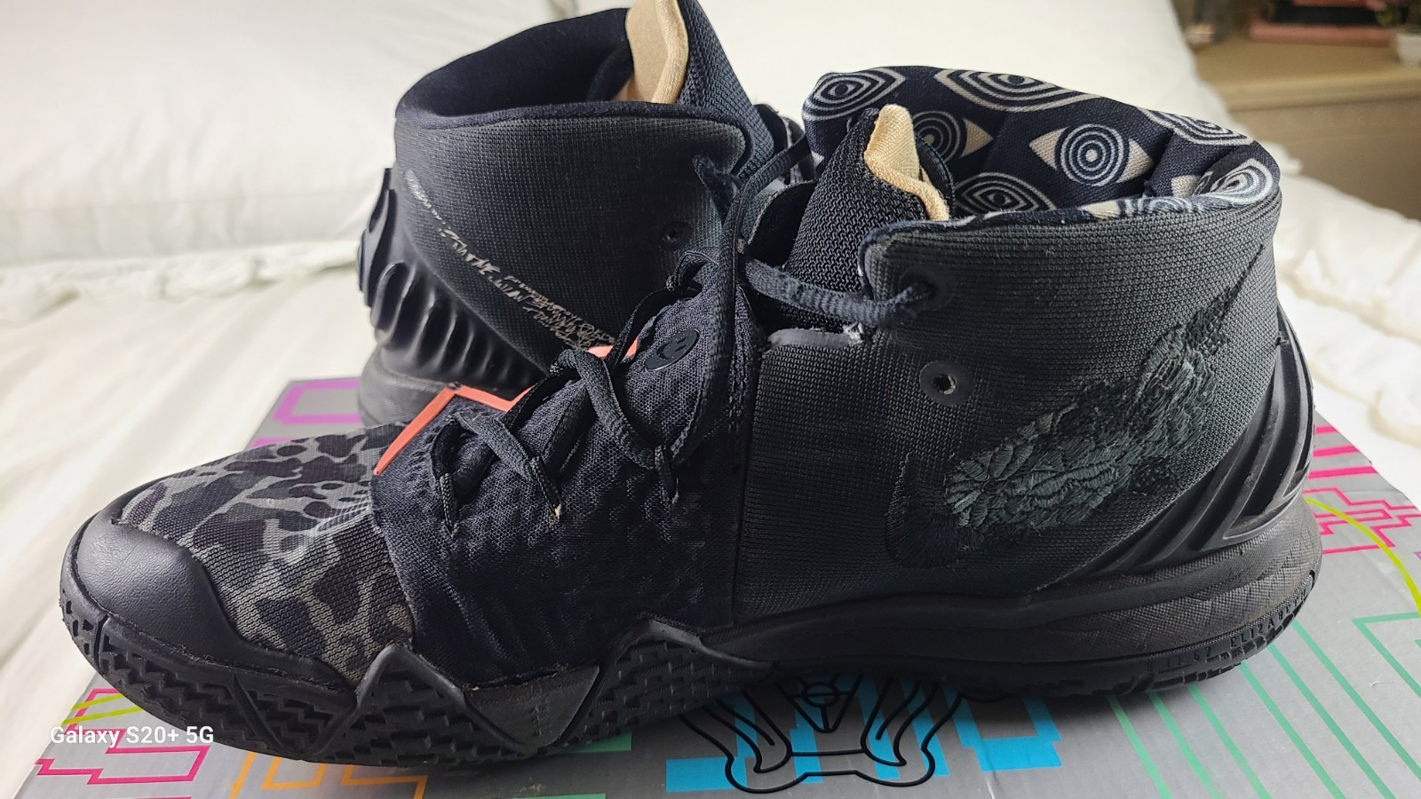 Kybrid S2 Nike Black-Atomic Pink Size 9