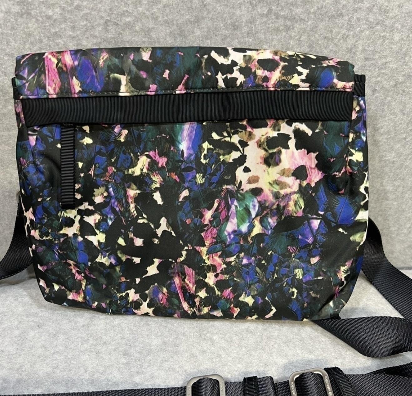 Lululemon Crossbody Bag Womens One Size Black Floral Go Your Own Way Party Om