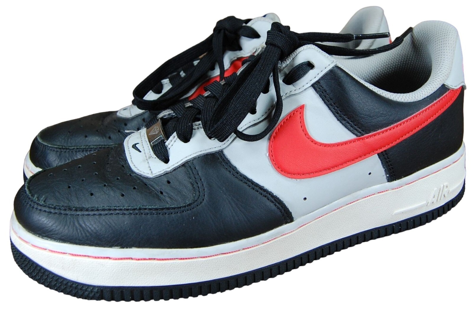 Nike Air Force 1 ’07 LV8 EMB Shoes Black Chile Red Gray Fog DC8874-001 Men’s 9.5