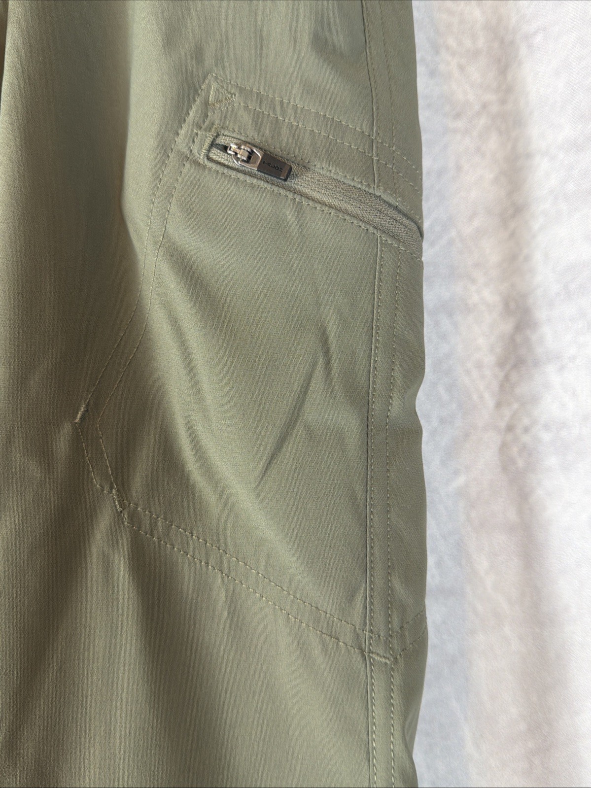 Eddie Bauer Rainier Capri Pants Womens Sz 0 Khaki Hiking Nylon Stretch Zip Green