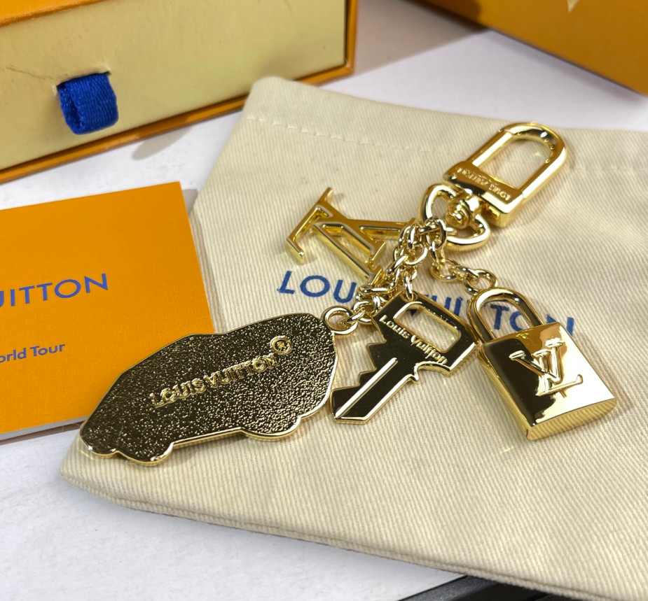Luxury Red Racing Car Keychain Gold Chain Padlock Key Multi Charm Bag Pendant