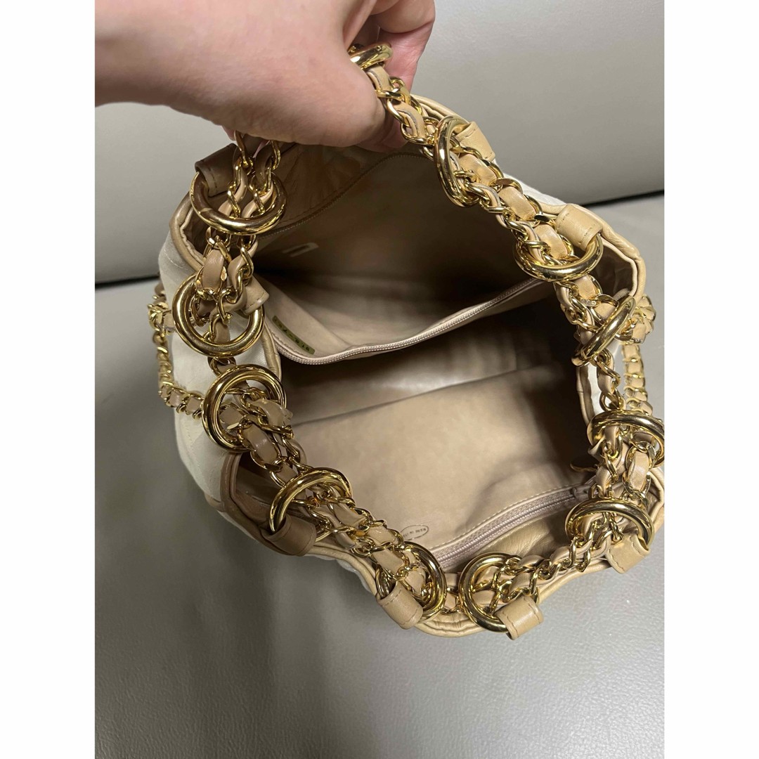 CHANEL Chain Shoulder Bag Leather Matelasse Ivory Beige Size: W:8.7 × H:7.9 in.