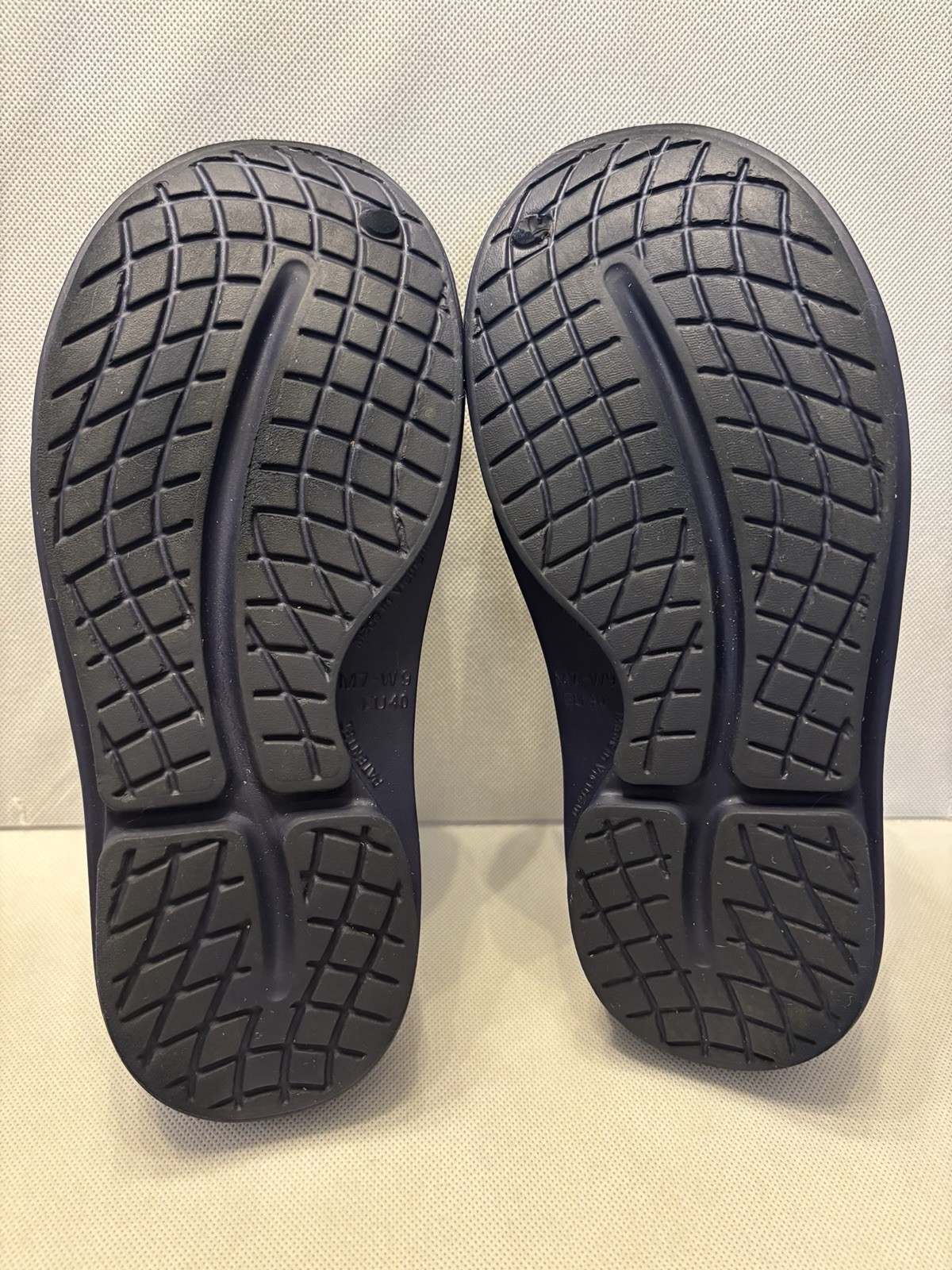 Oofos Oocloog Shoes Womens 9 Blue Silver Snakeskin Recovery Comfort Clogs