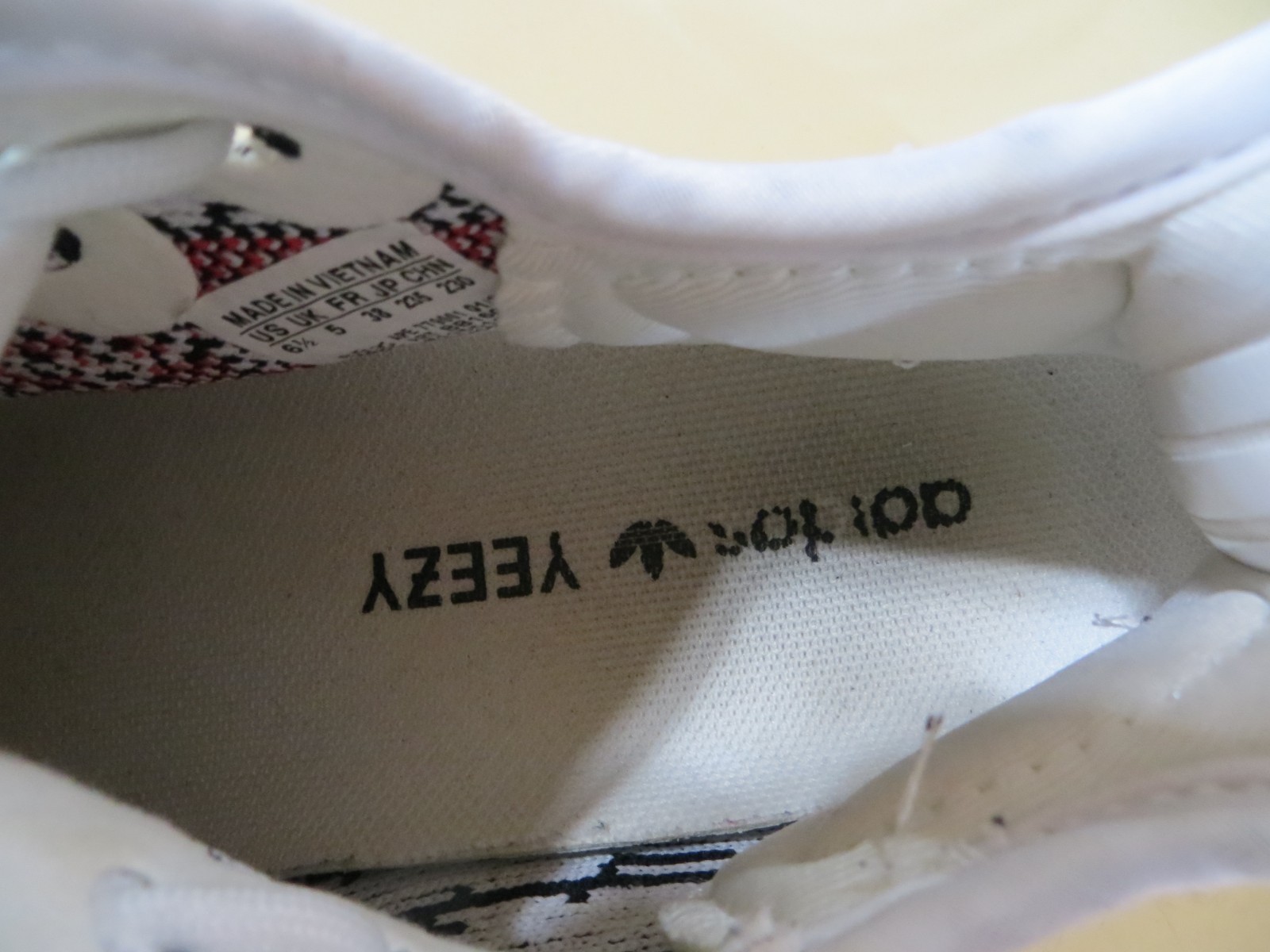 Size 6.5 – adidas Yeezy Boost 350 V2 Low Zebra