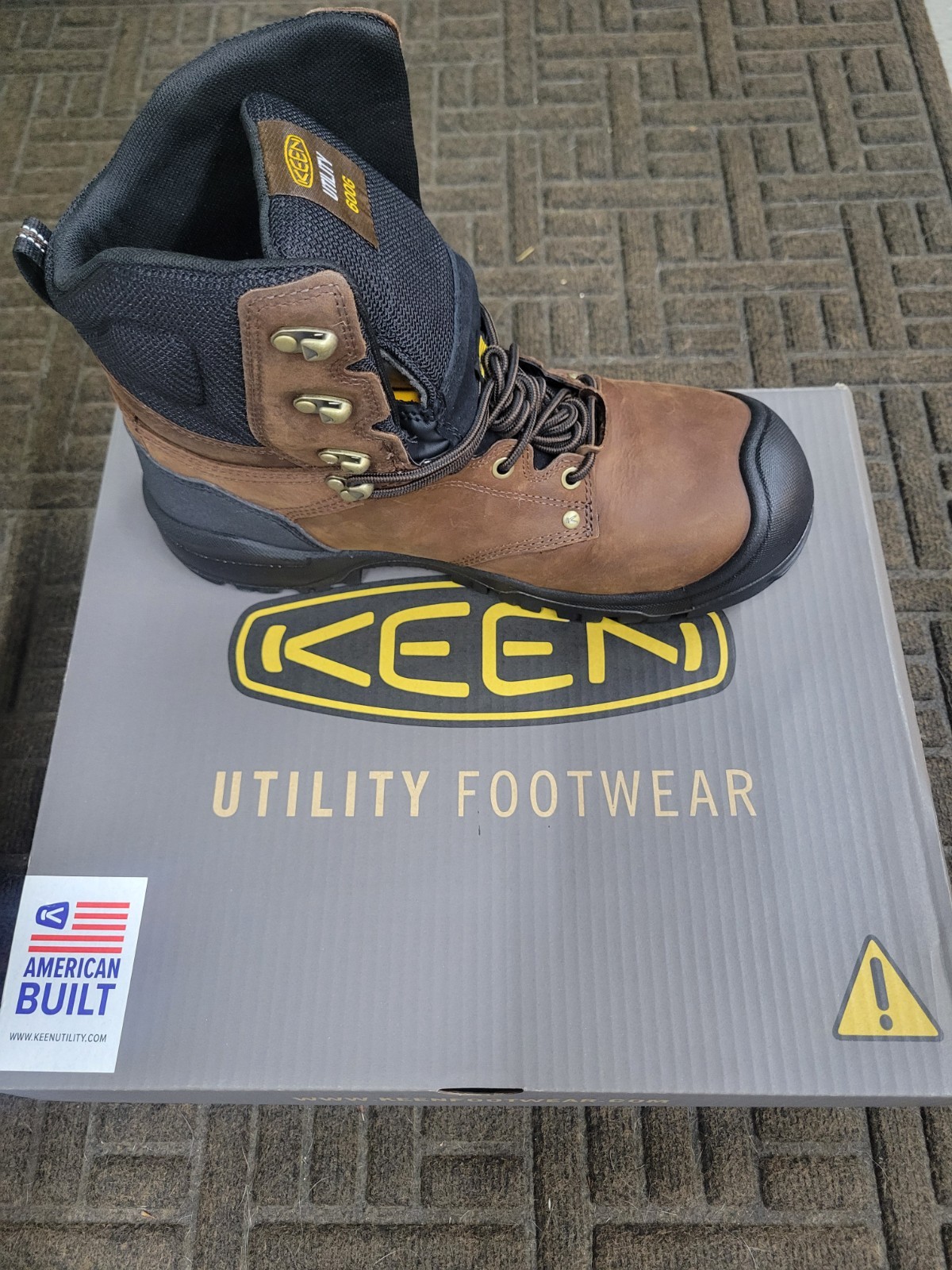 Keen 8″ Safety Toe Insulated Work Boot Size 11.5EE