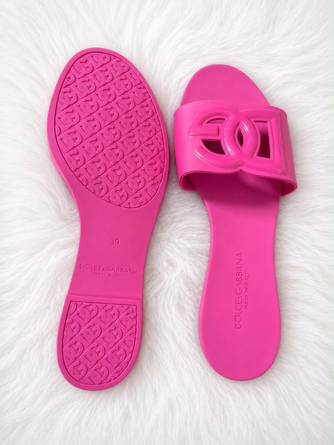 Dolce & Gabbana Women’s Pink Logo Rubber Slide Sandals Slip-On US 8 or 8.5