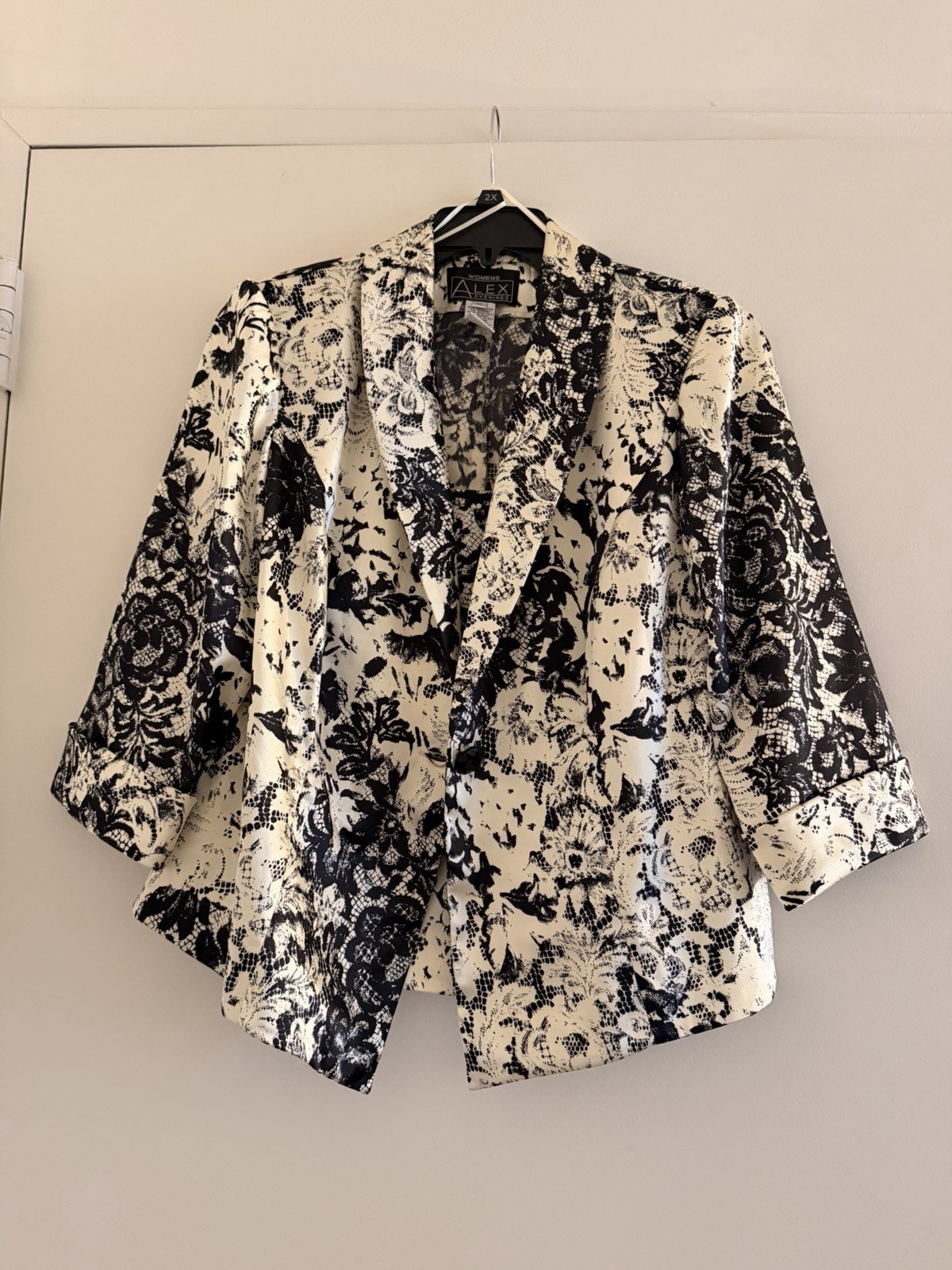 Alex Evenings 2 Pc Twin Set Jacket & Shell Top 1X Black Ivory Lace Effect