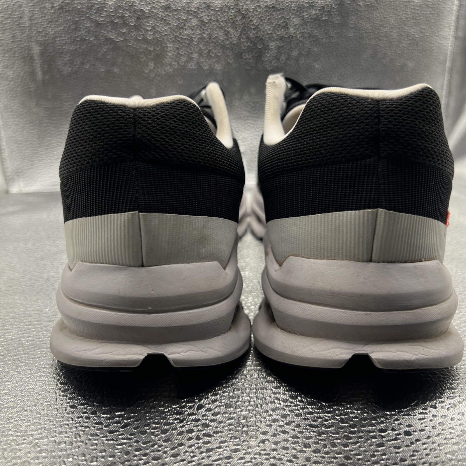 Size 10 – On Cloudrunner – Eclipse / Black – Womens – 46.98643