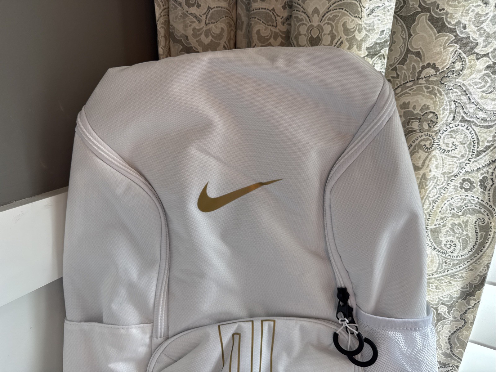 NIKE HM9965-100 Varsity Elite Backpack (32L) White Gold Black