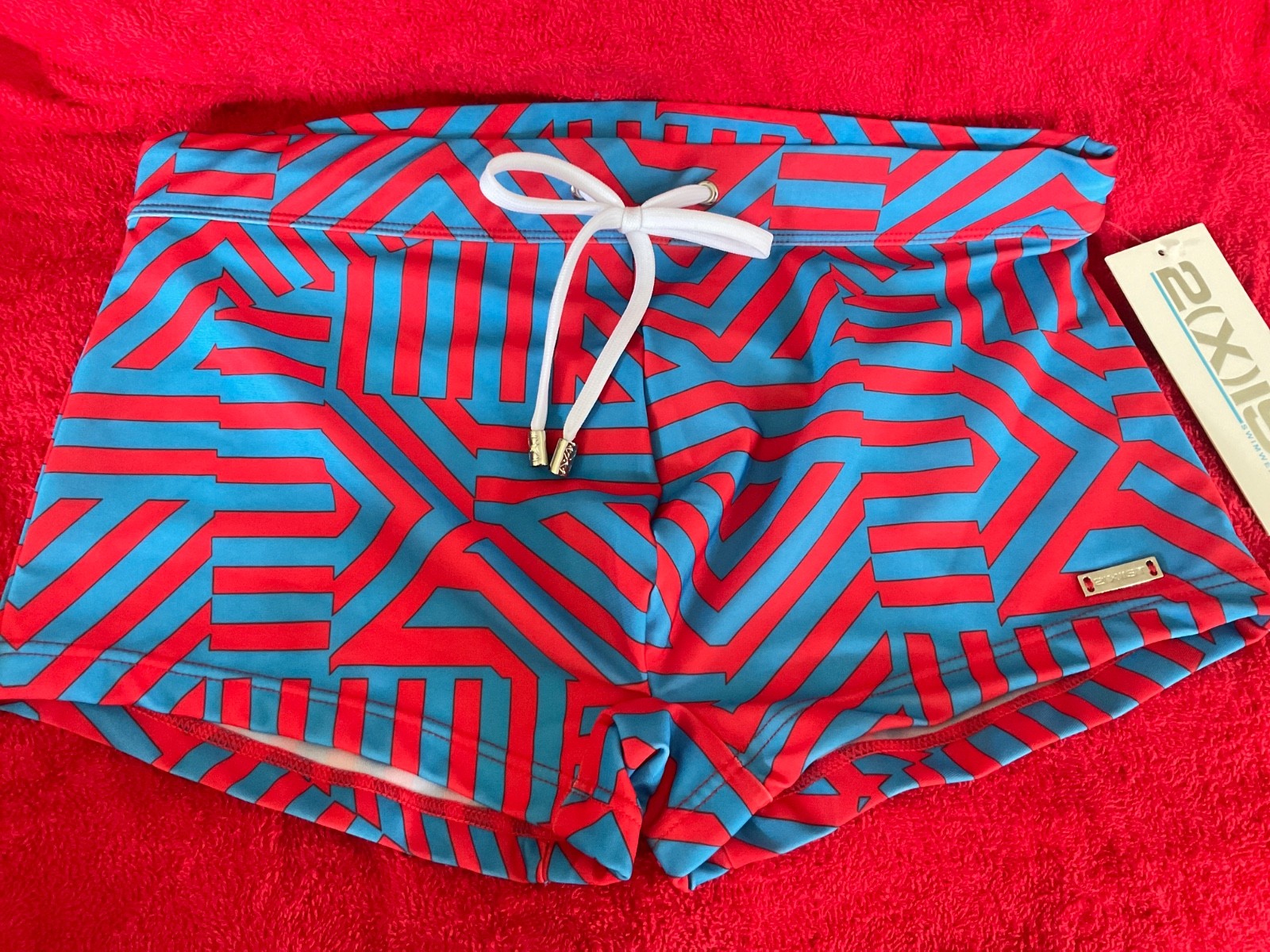 2(x)ist 2xist Men’s Cabo Swim Trunk Red/Blue Geo Medium New with Tags!