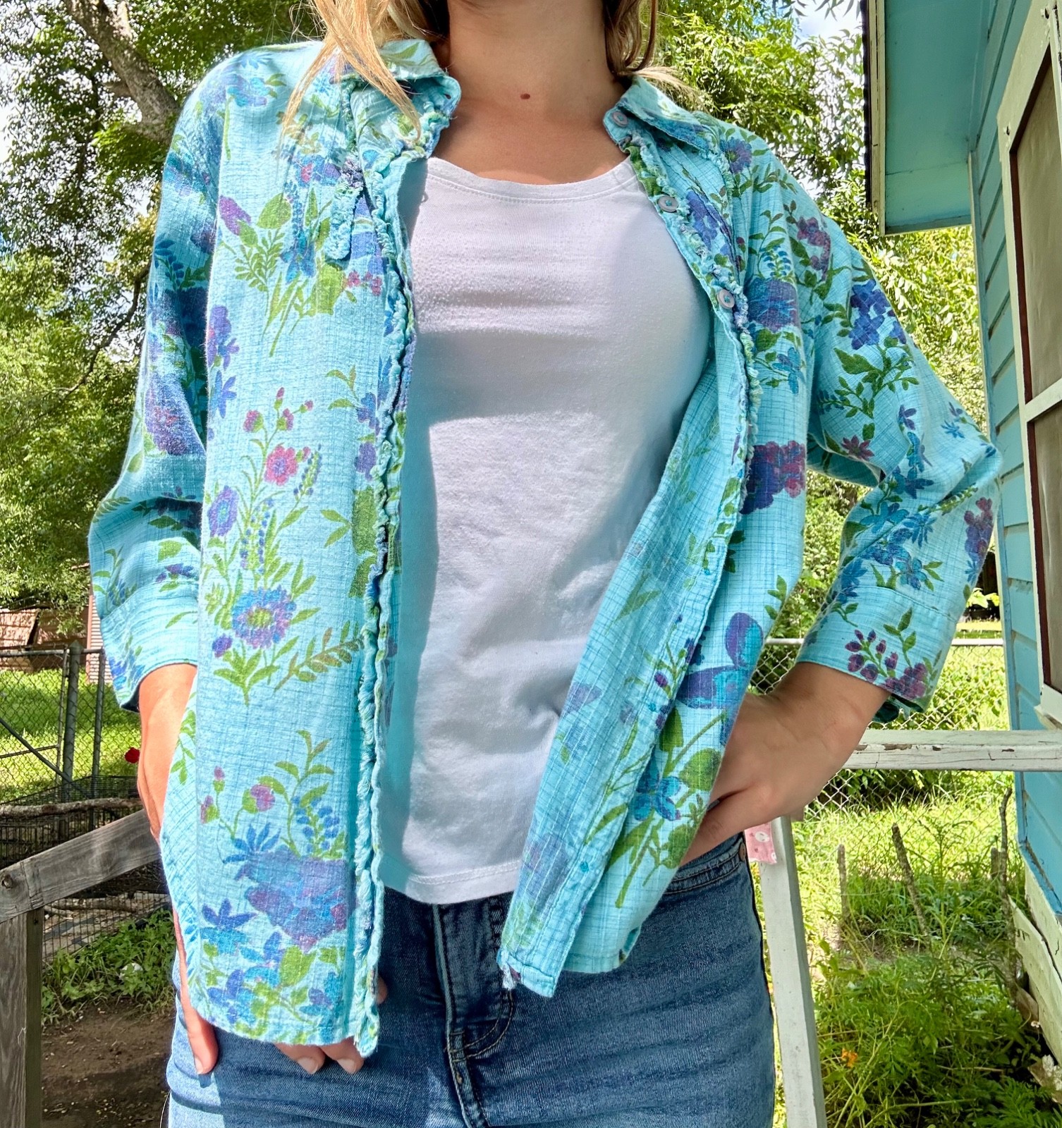 Lemon Grass Studio Floral Button-Up Collared Top Blue and green vintage