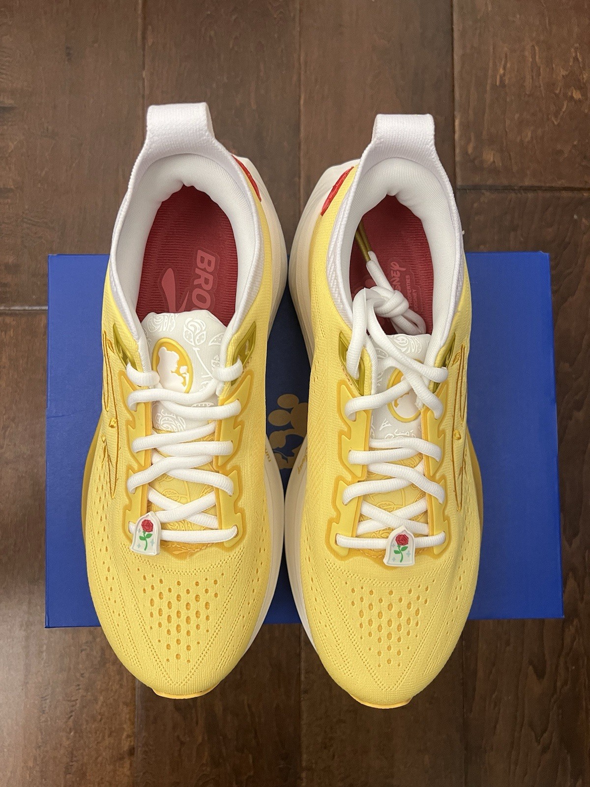 Brooks Run Disney 2026 Glycerin 23 Belle Womens Athletic Shoes Size 8 IN HAND