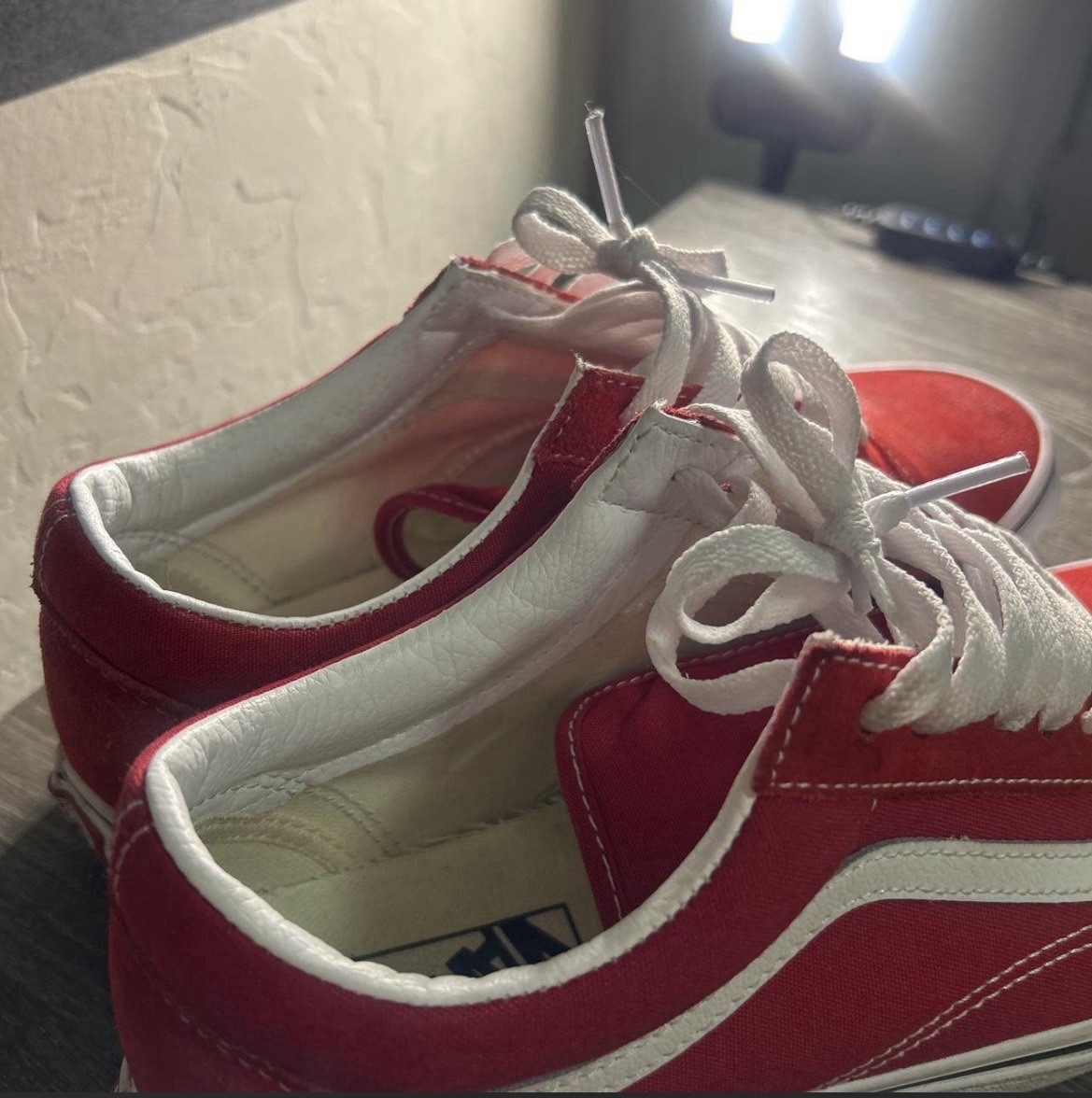 VANS Off The Wall Men’s Red/White Low Top Canvas Lace-Up Sneakers Sz 9 M