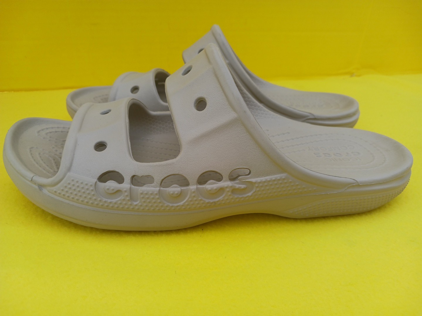 Crocs Unisex Baya Slide Sandal / Shower Shoes M6 W8 Great Condition!