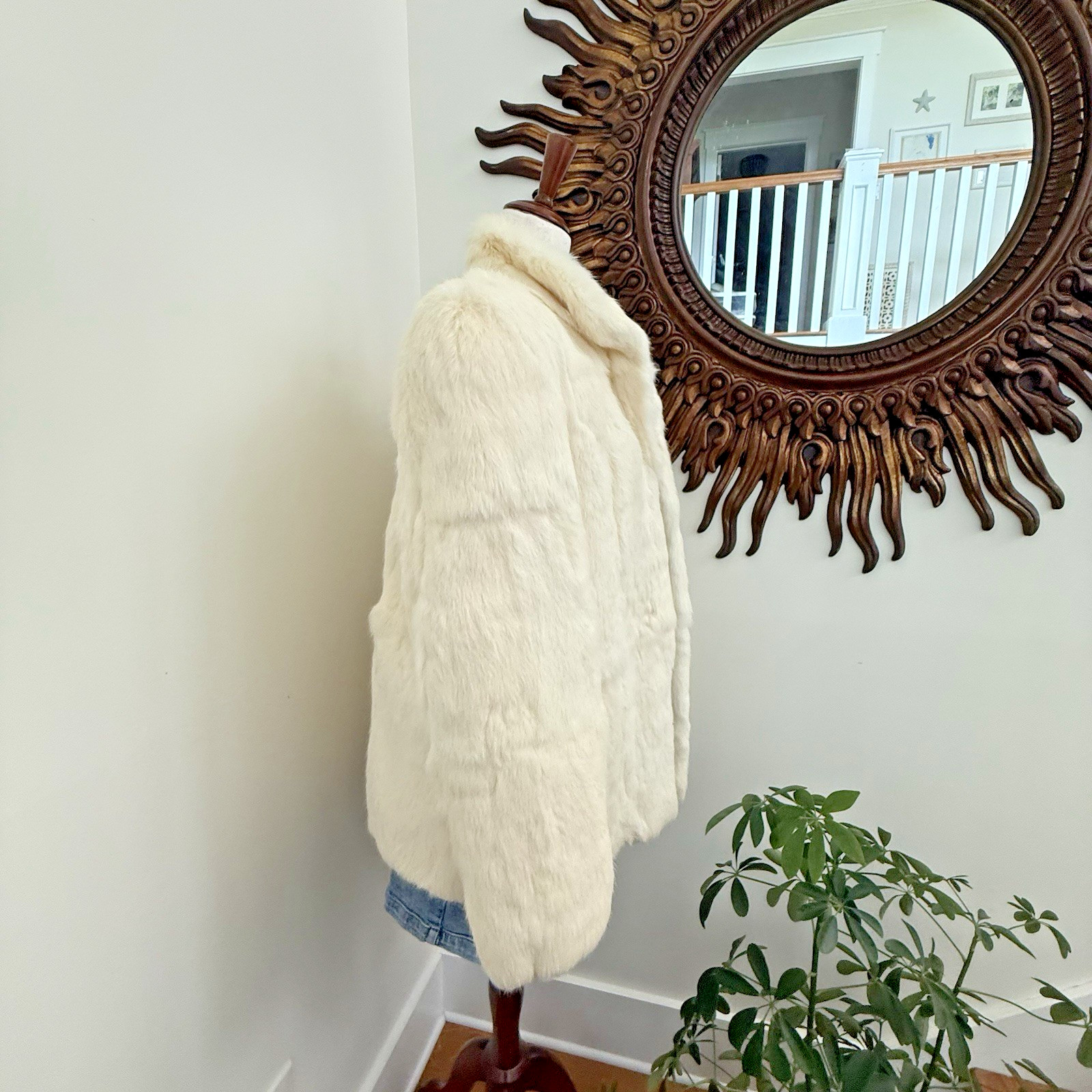Women’s Ivory Short Cropped Rabbit Jacket XL Collared Long Sleeve Solid
