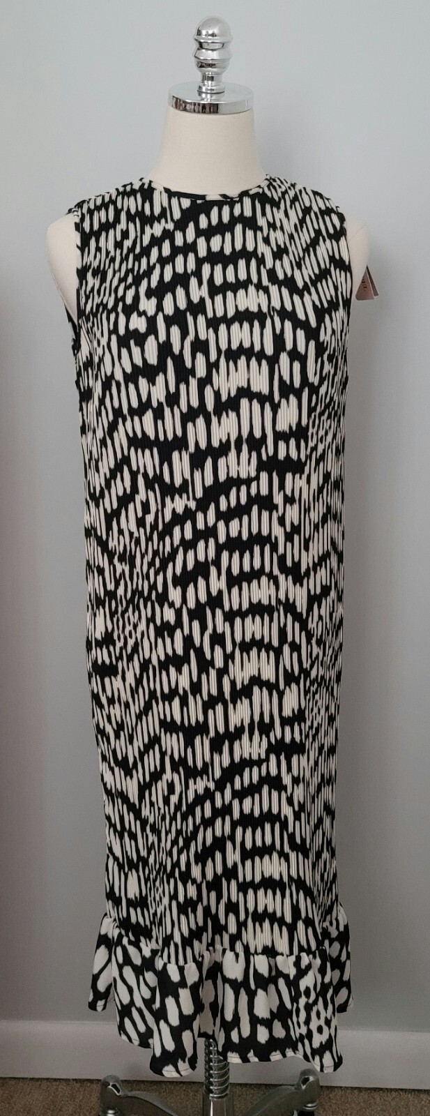 NWT CHICO’S BLACK LABEL CRINKLE DRESS SLEEVELESS BLACK/ BEIGE Sz 6 $178