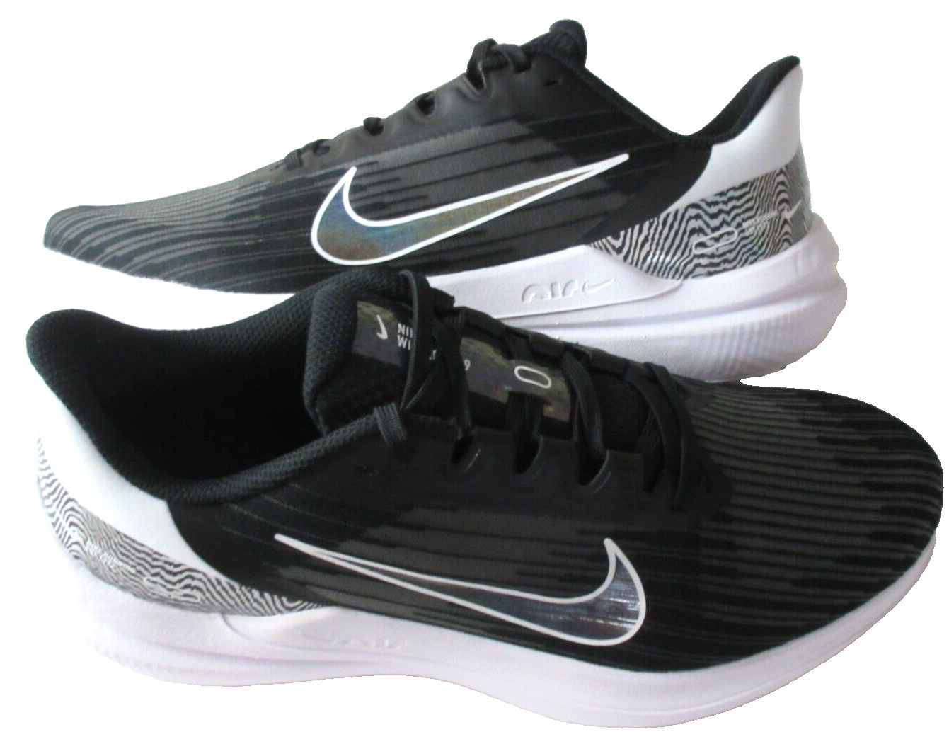 Nike Women’s Air Winflo 9 PRM Running Training Shoes Black White Size 6 NIB