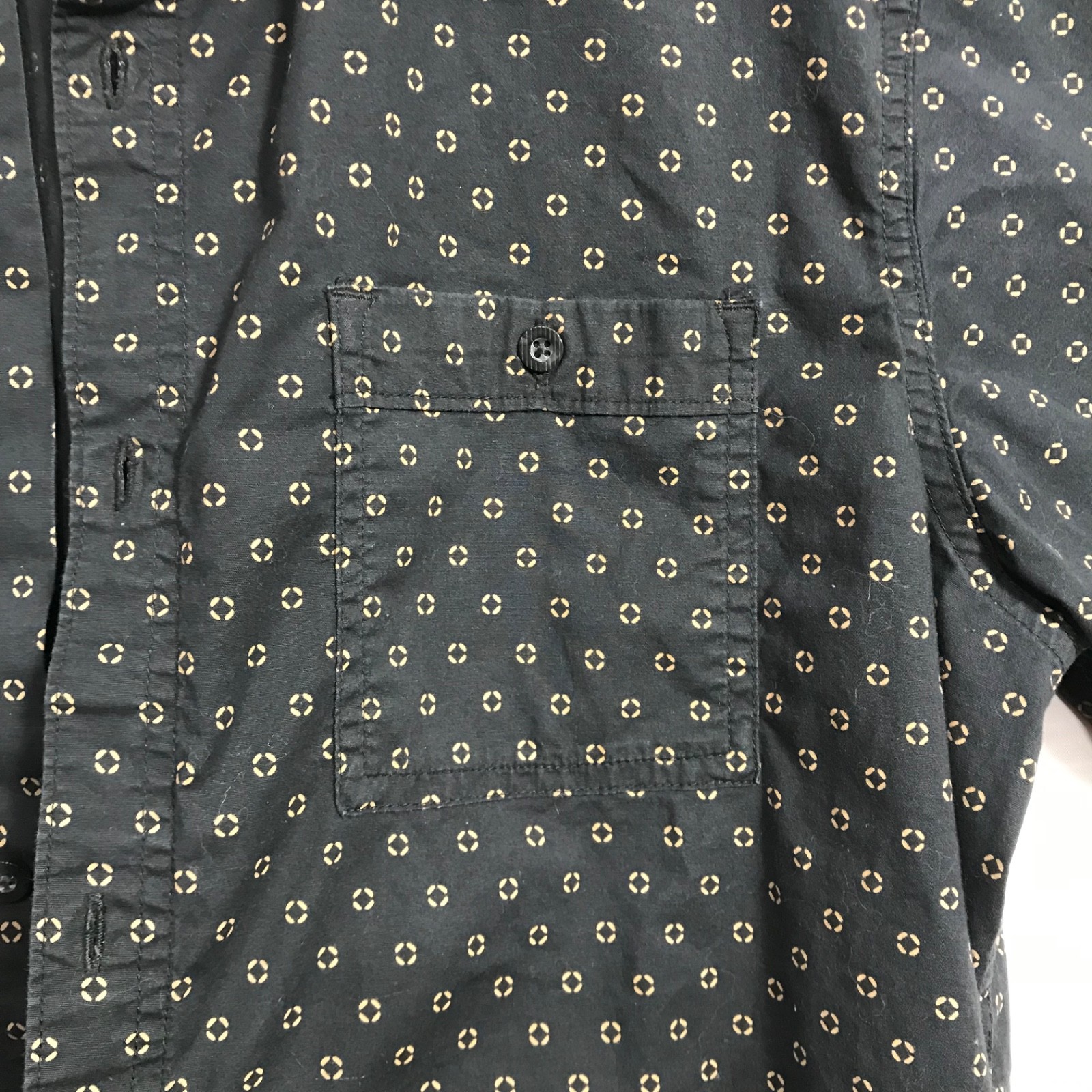Voyager Mens Button Down Shirt Size L Black Short Sleeve 97% Cotton / 3% Elastan