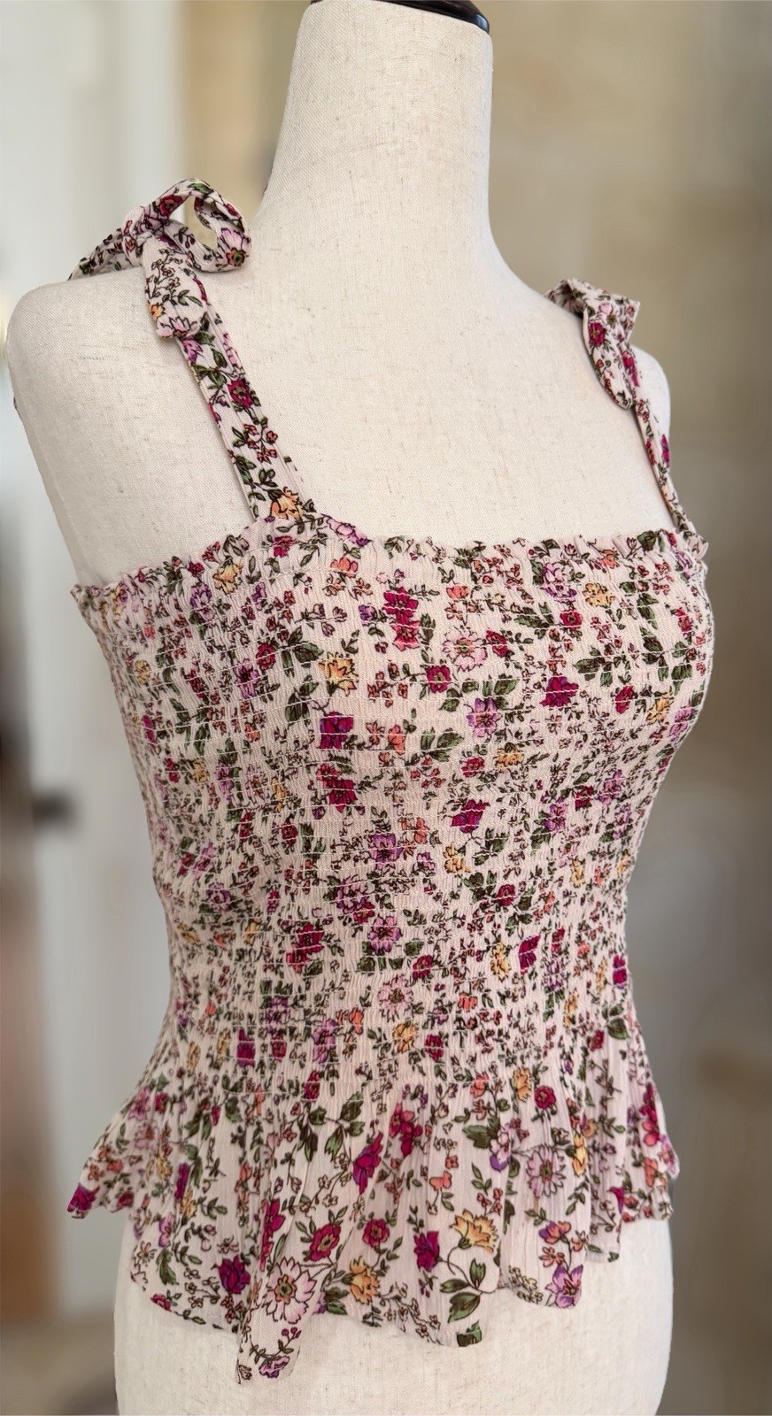 Patrons Of Peace Cropped Babydoll Top Womens Medium Beige Floral Smocked