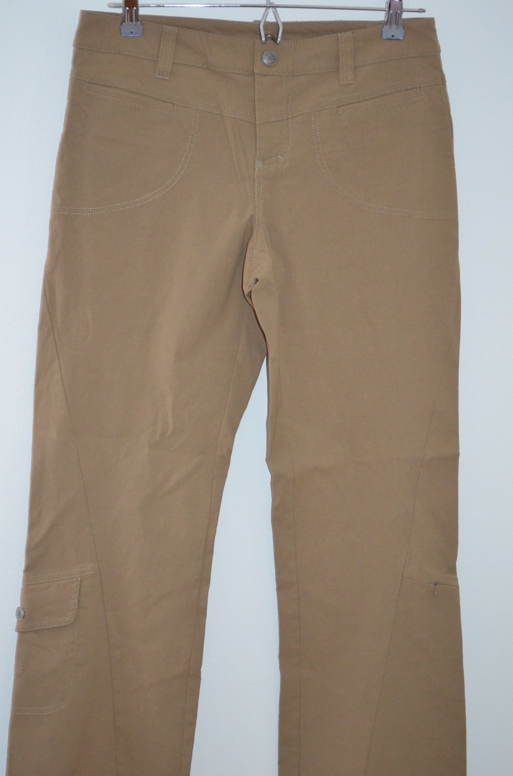 Athleta Beige 95% Nylon/5% Spandex Straight Leg Cargo Pants Size 4
