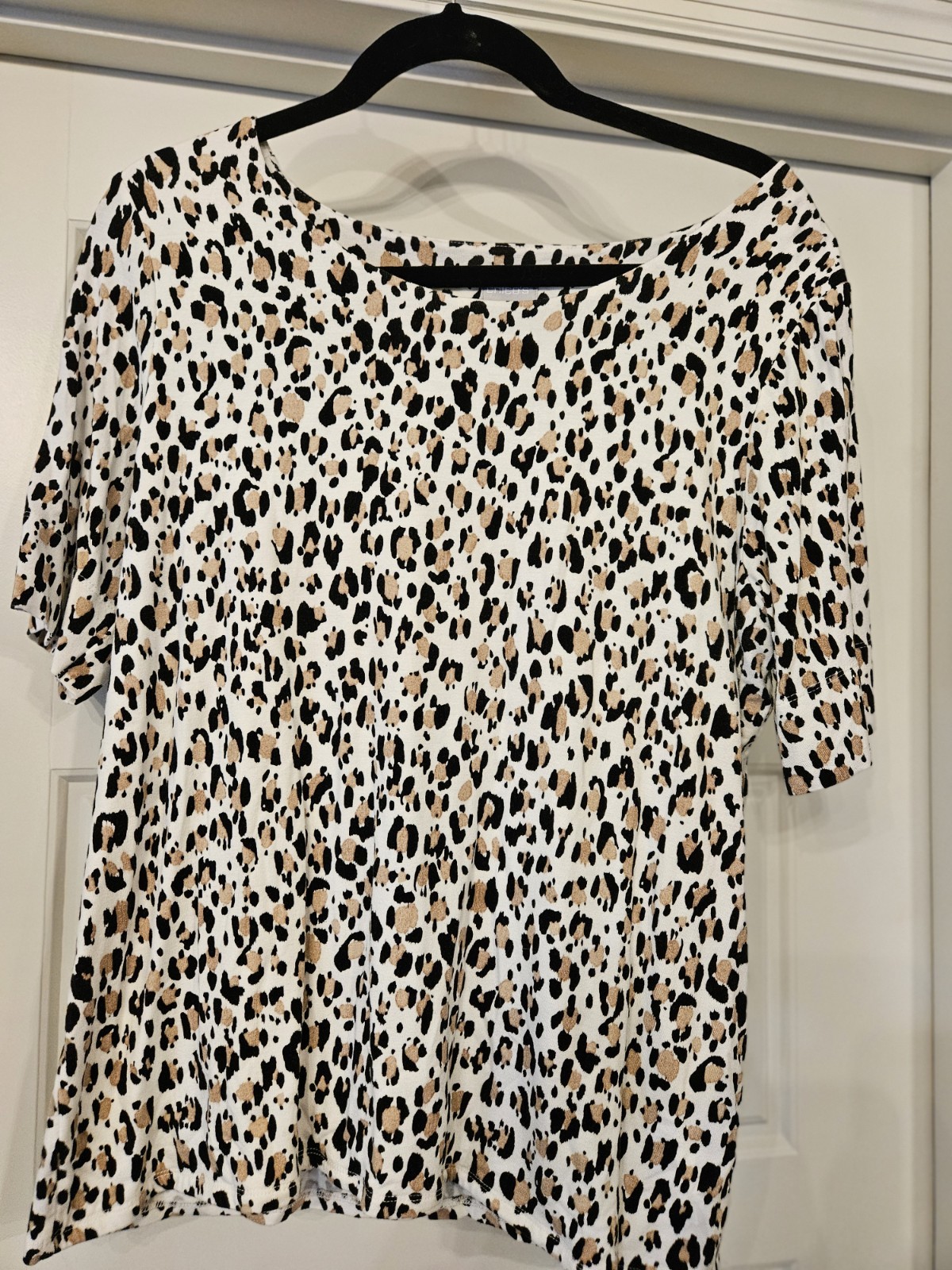 Chico’s Size 2 Animal Print Short Sleeve Top