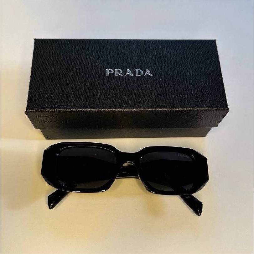 PRADA Milano Women’s Rectangle Sunglasses Black Plastic Tinted w/ Box Case