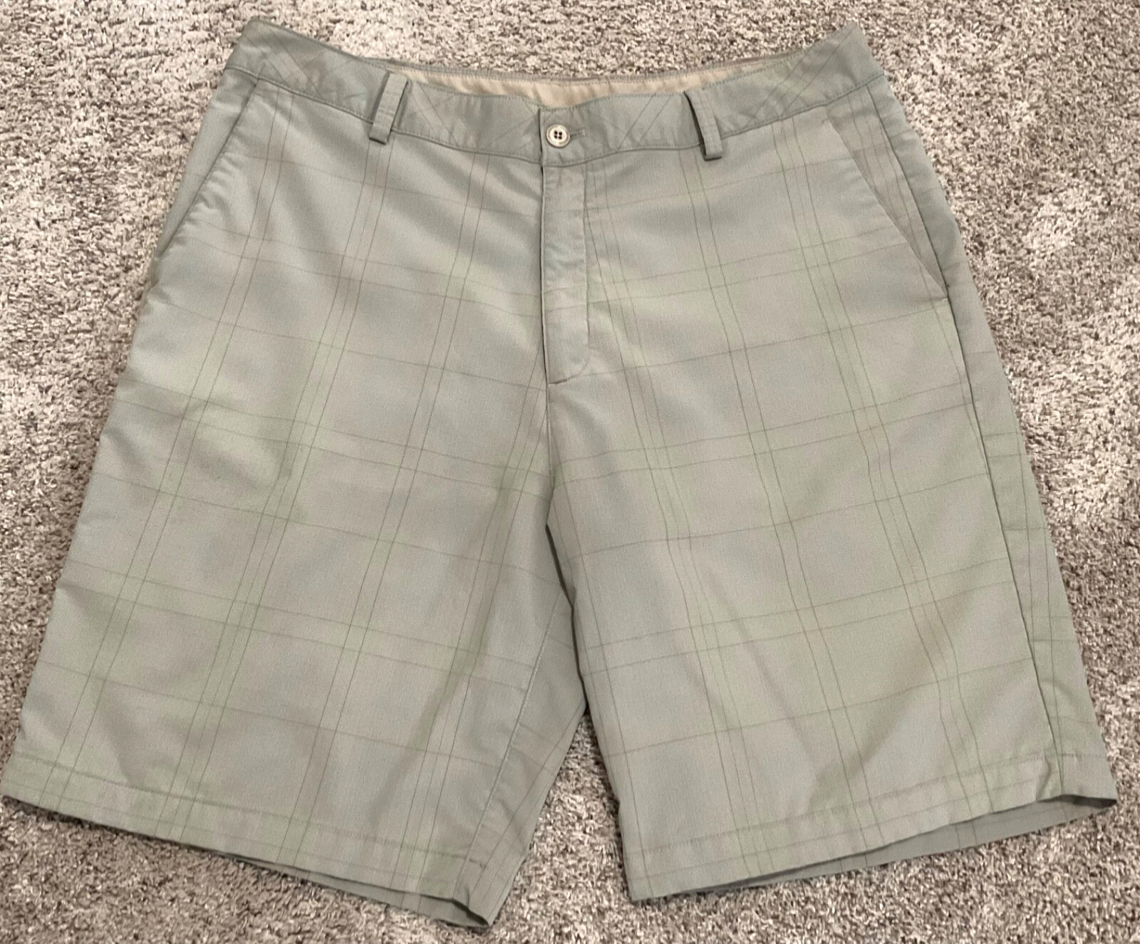 UNDER ARMOUR Performance Golf Shorts Mens 38 Length 21″ Inseam 10″ Tan