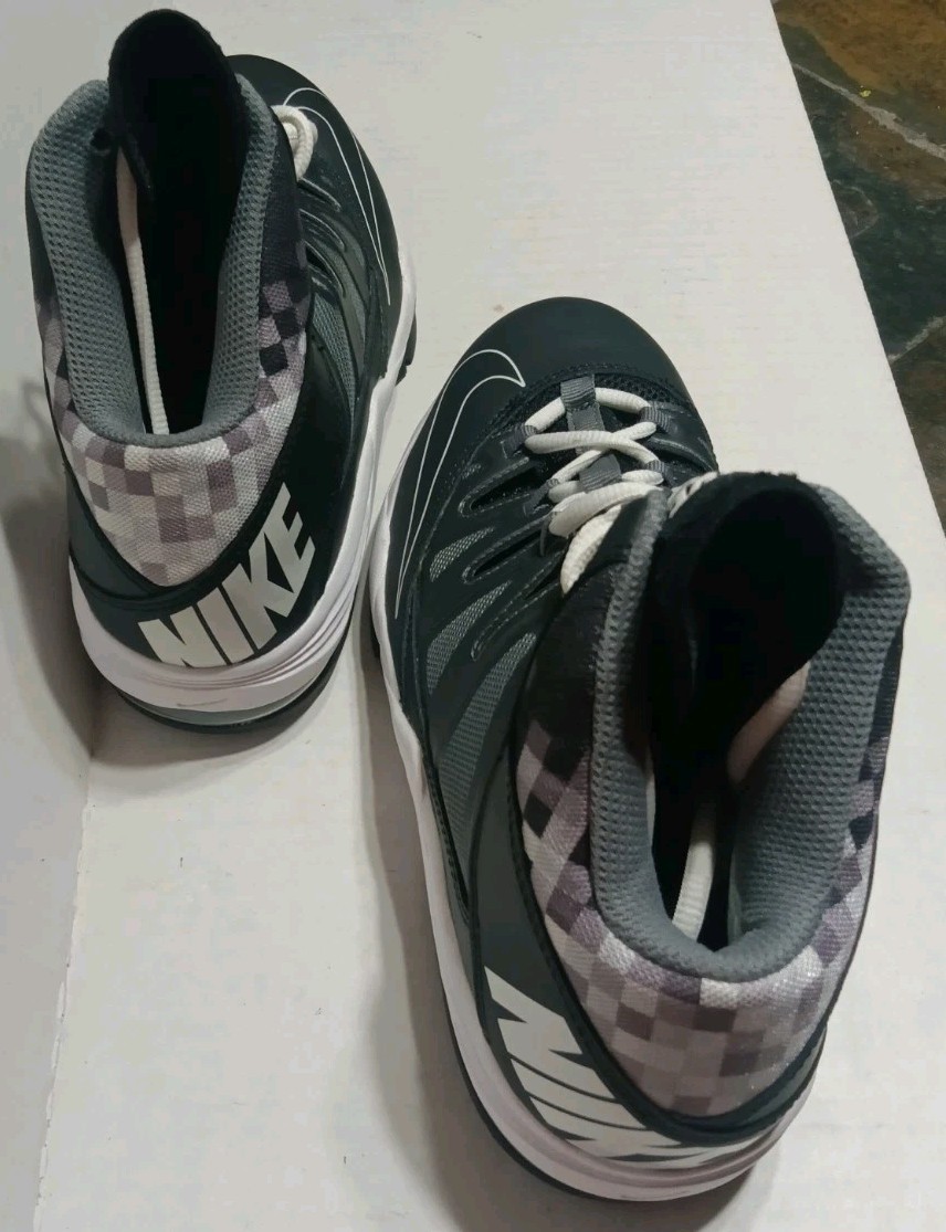 Nike Air Max Stutter Step Shoes Men’s Size 7 Black White Charcoal Brand New