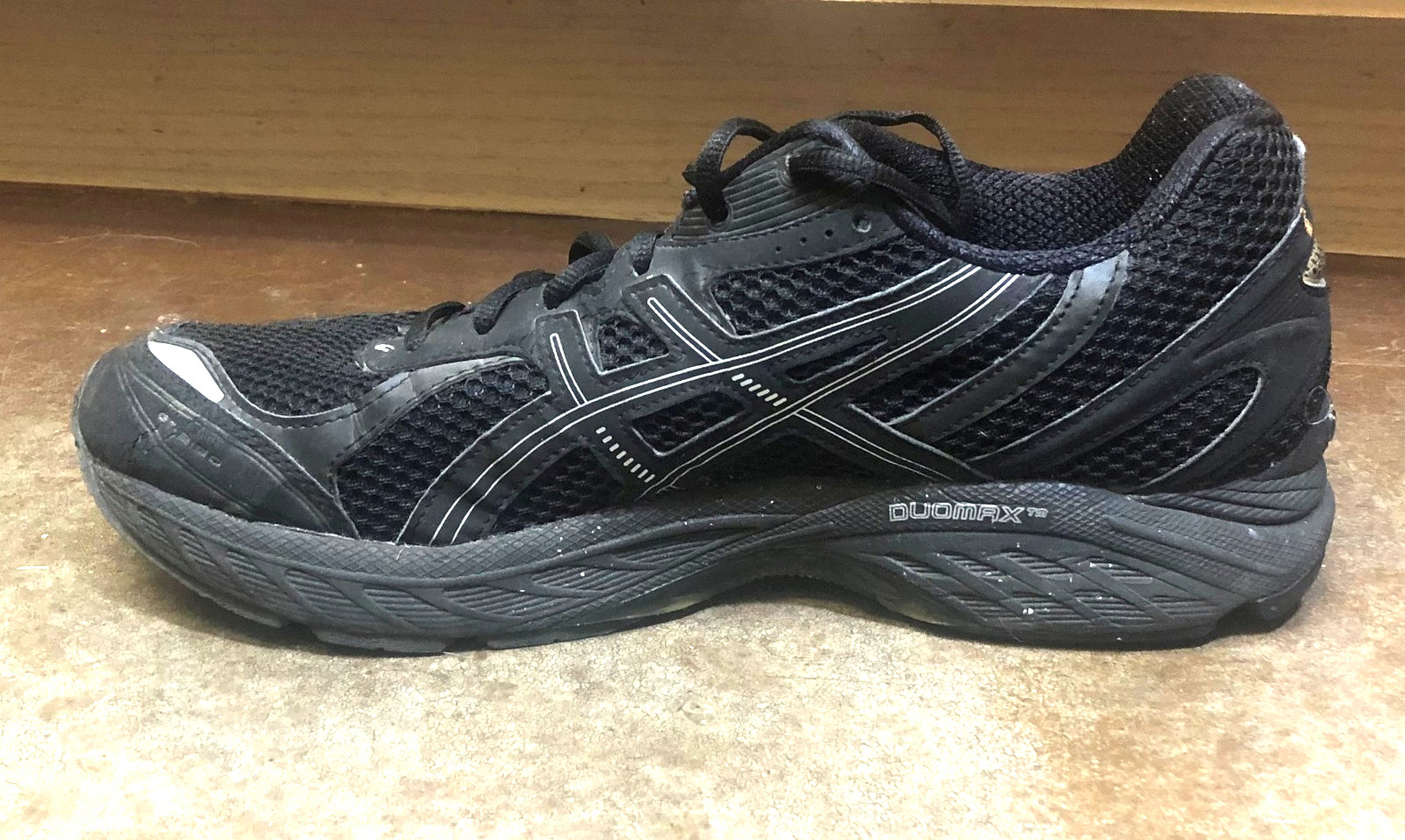 ASICS MEN’S GT-2150 RUNNING SHOES SIZE 11.0 BLACK & SILVER
