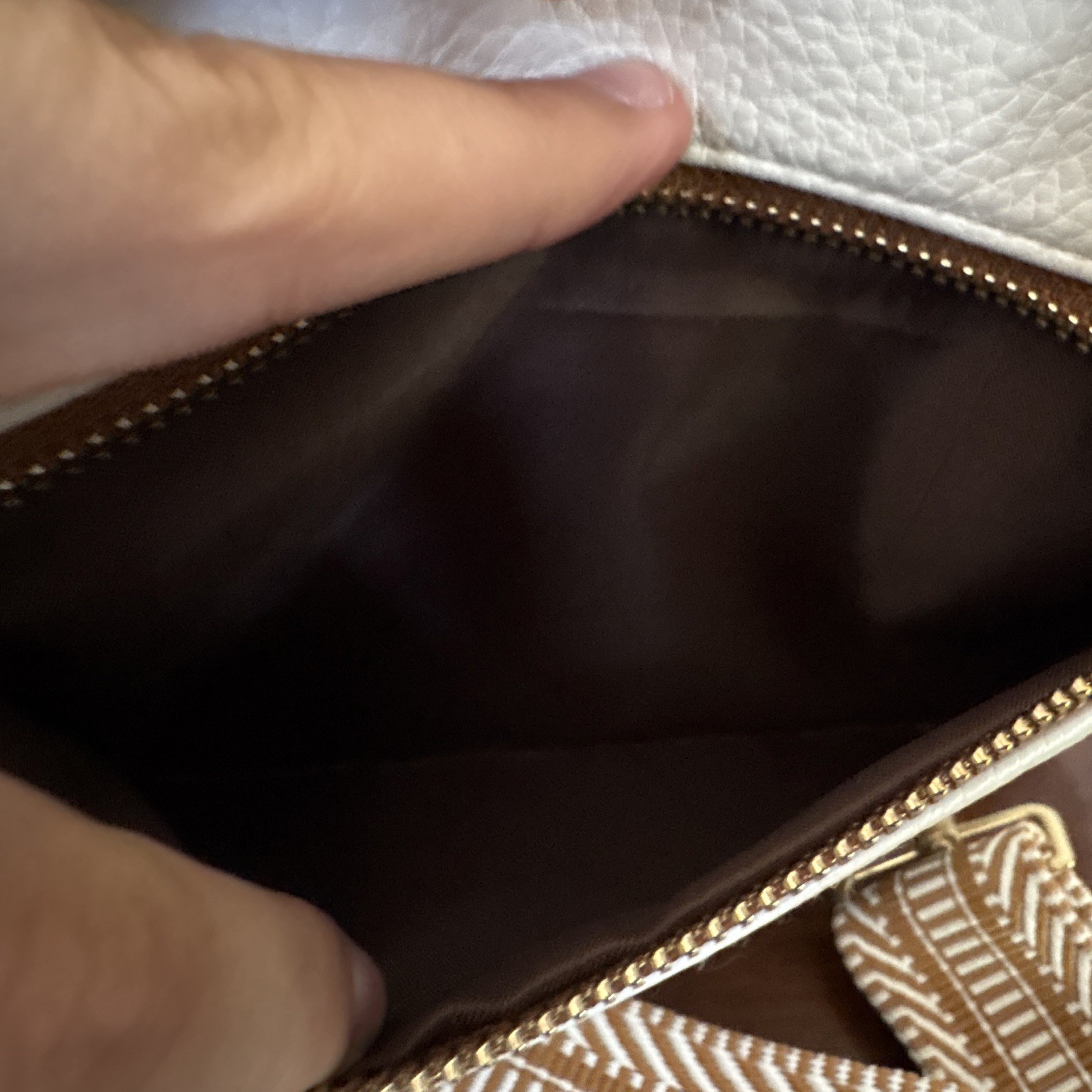 LIZZNOE White Pebbled Sling Crossbody Bag Gold Zip Brown Strap Initial A
