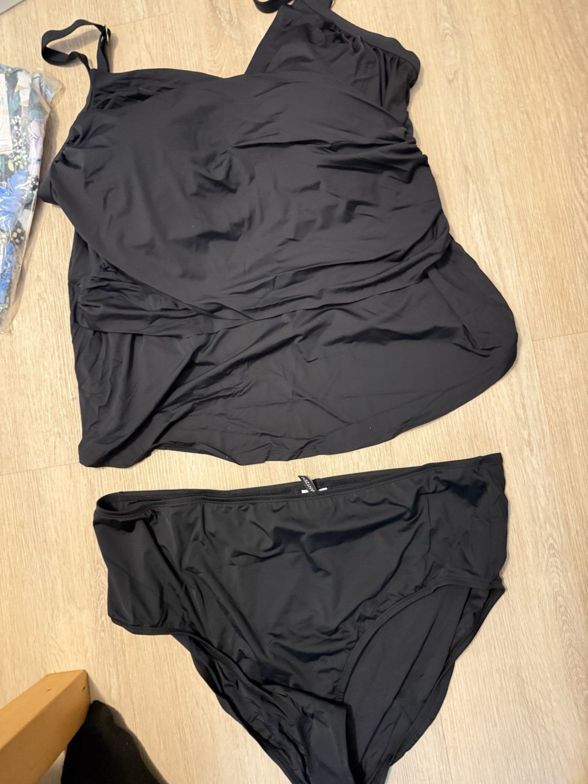 Jantzen Women’s Solid Tankini & Bikini Bottom Tummy Control Black 28W