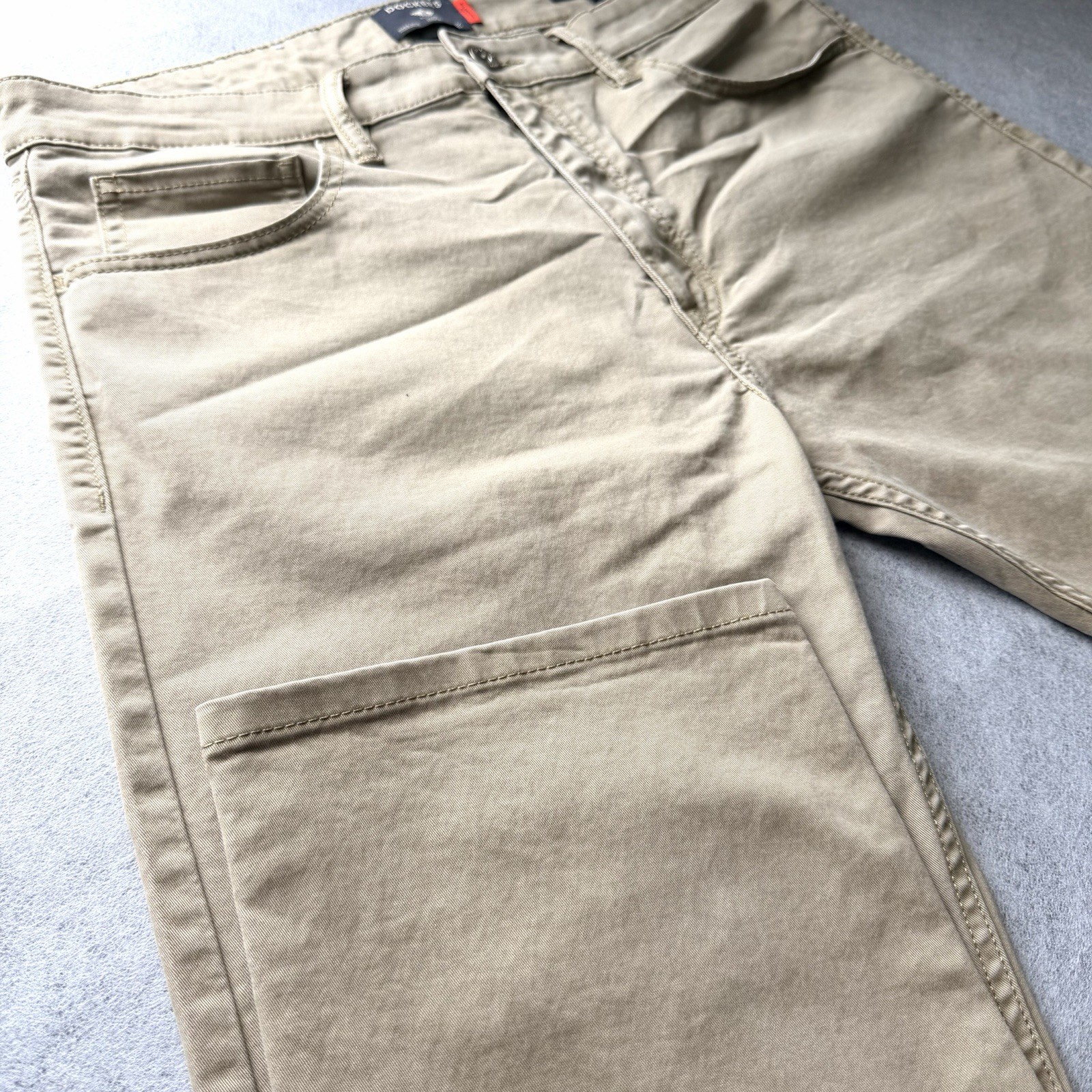 Dockers Alpha Khaki Men’s Slim Tapered Chino Pants Beige 32W-34L