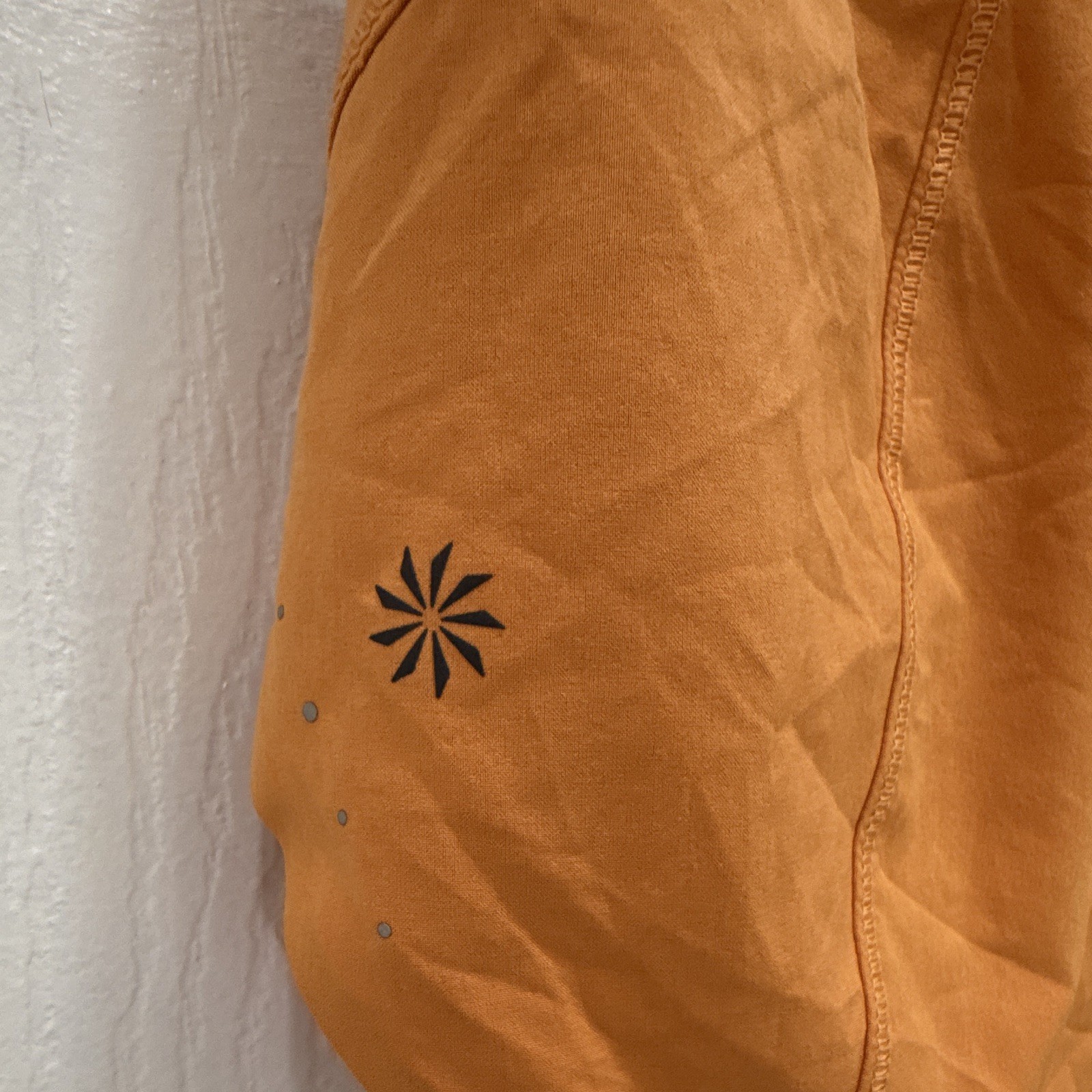 Athleta Women’s Run With It Orange 3.5in Running Shorts Drawstring Pockets