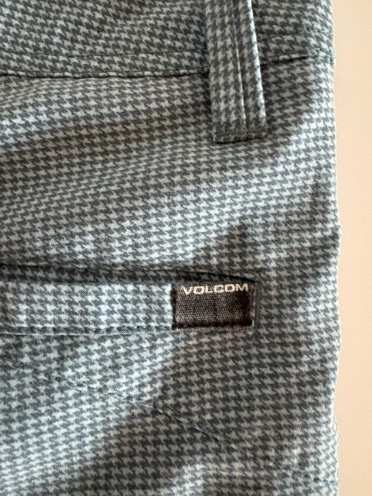 Volcom Shorts Mens 36 Blue Houndstooth Stretch 10″ Inseam Flat Front Casual Go