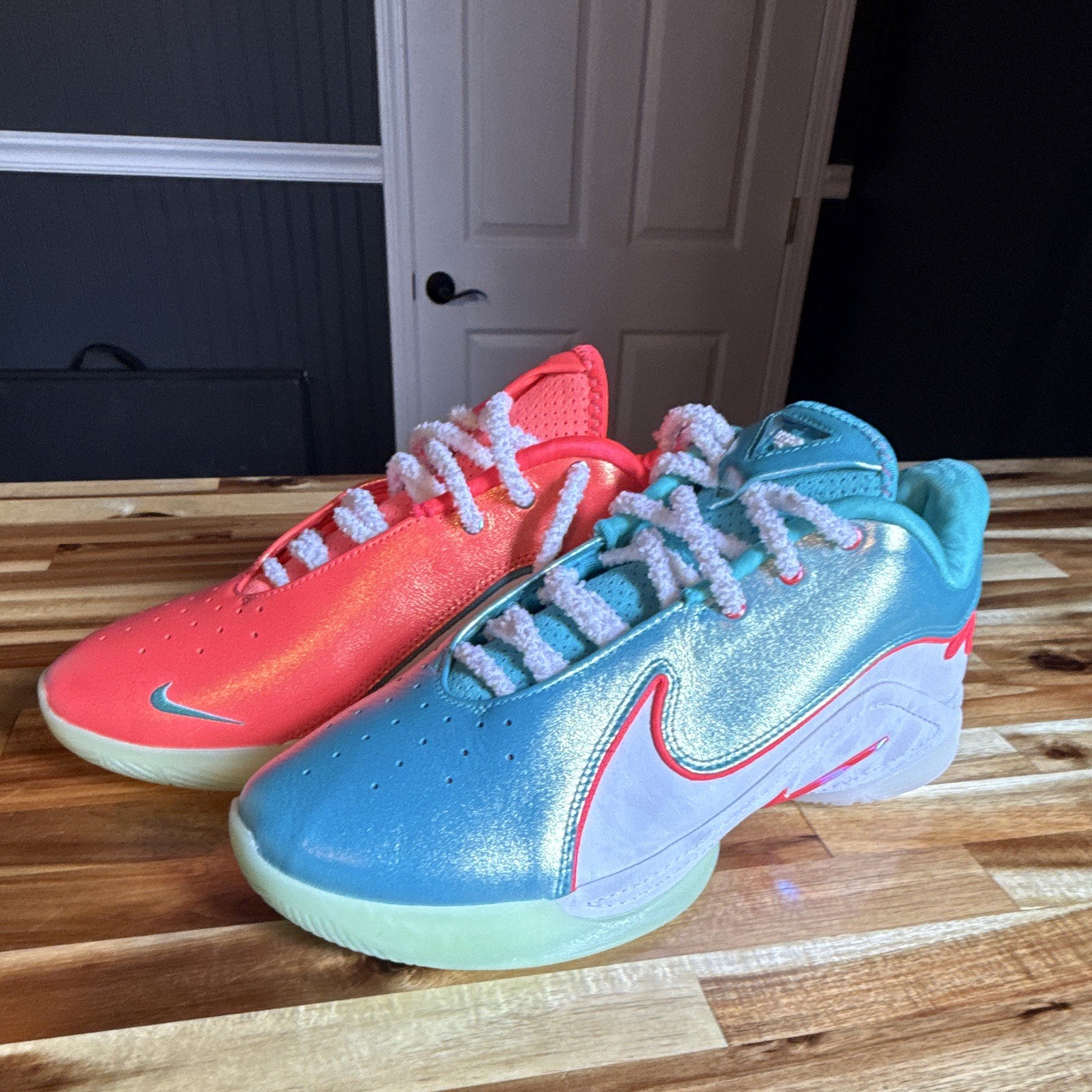 Nike LeBron 22 Christmas – Men’s Size 10 – HV5148-600 – Red/Teal
