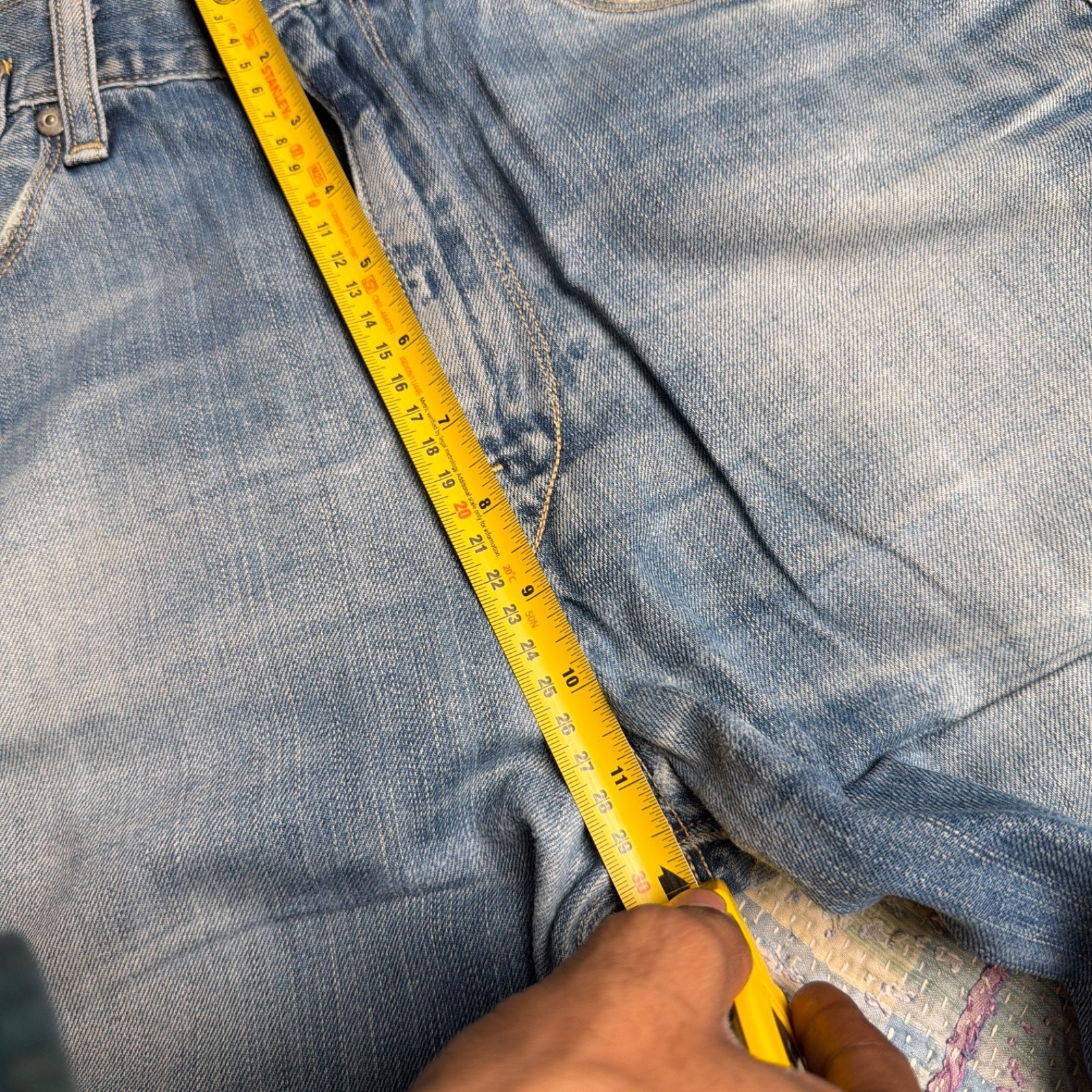 vintage Levis Engineered Jeans Mens Blue Light Wash Twisted Buckle Back 33×33