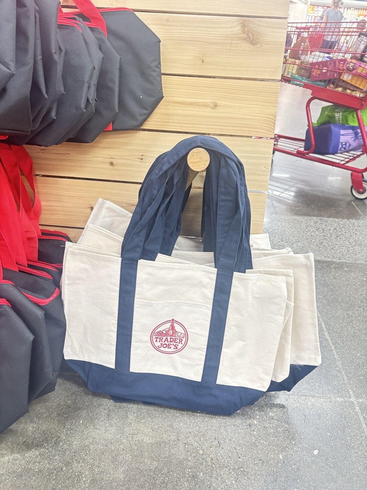 ❤️Limited Edition ❤️Trader Joe’s Navy Blue Tote 👜Brand New💯% Never Used +🏷️