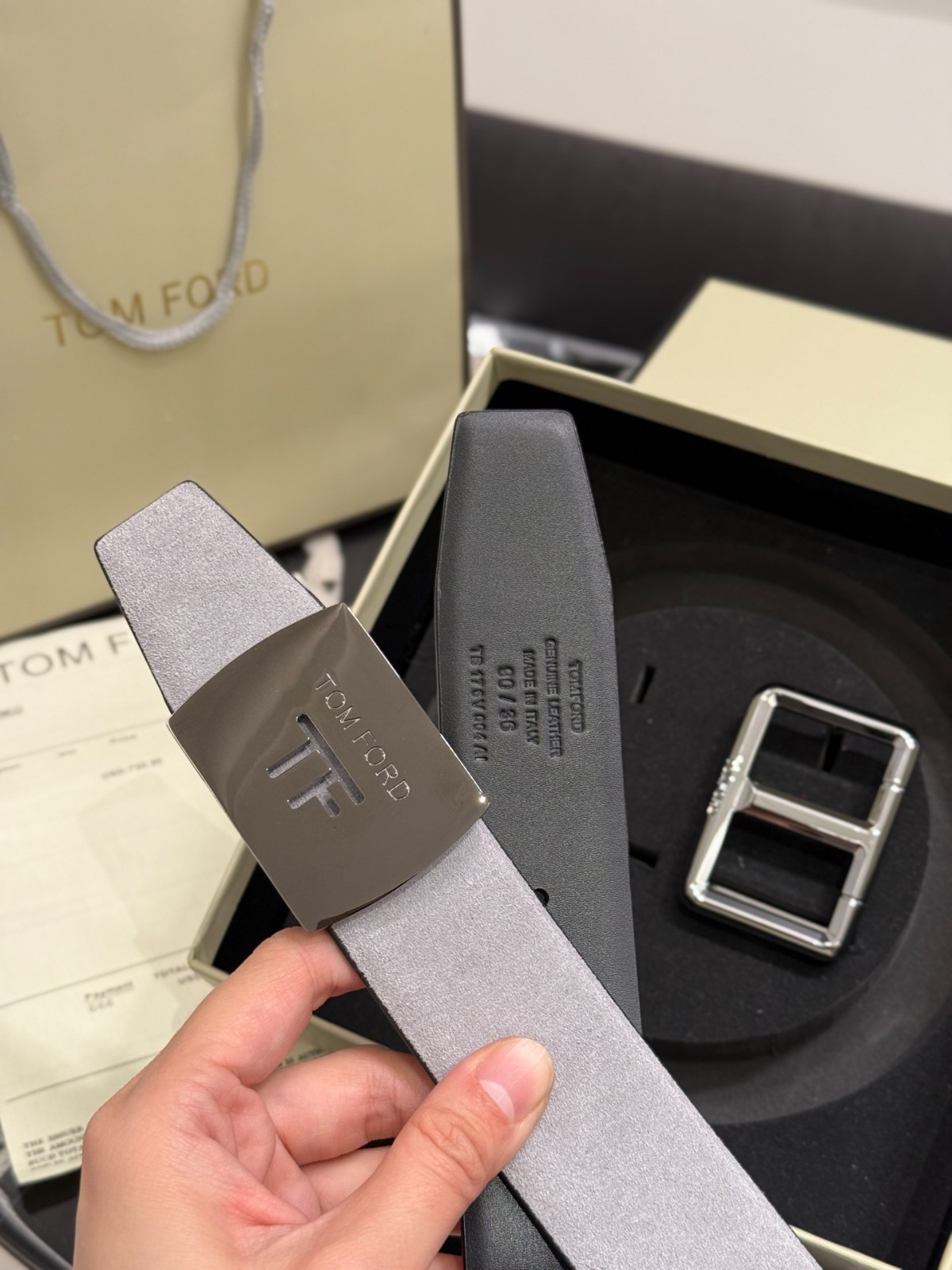 Tom Ford Mens T Logo Gray /Black Calfskin Leather Dress Belt S.S. Buckle