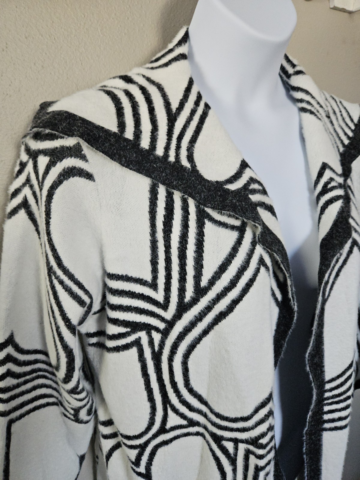 LOVE + LUXE Long Cardigan Black + White Fuzzy Eyelash Knit Women’s XL NWOT