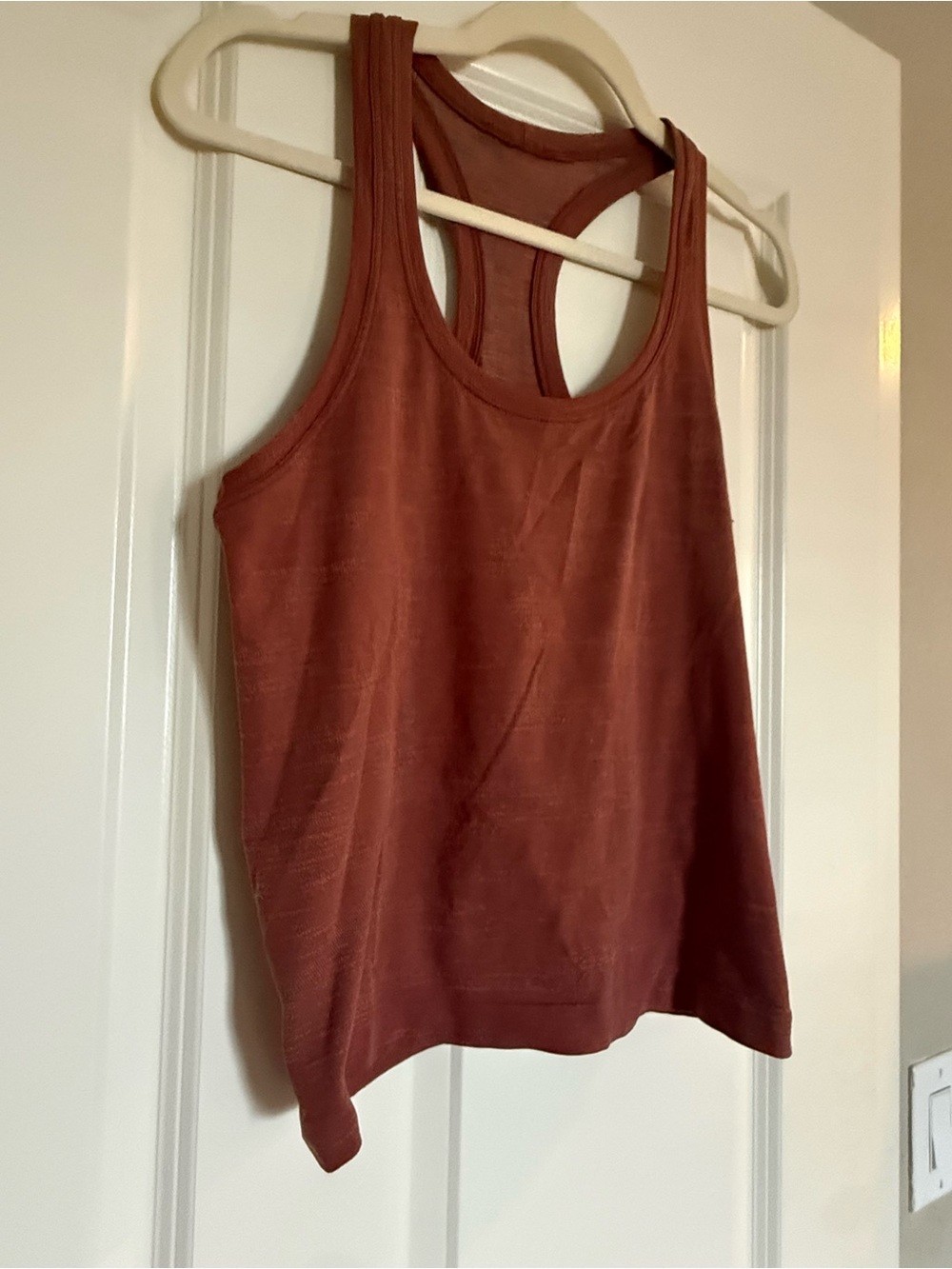 Lululemon Swiftly Tech Racerback Tank Top 2.0 Size 8 Rust Seamless Running