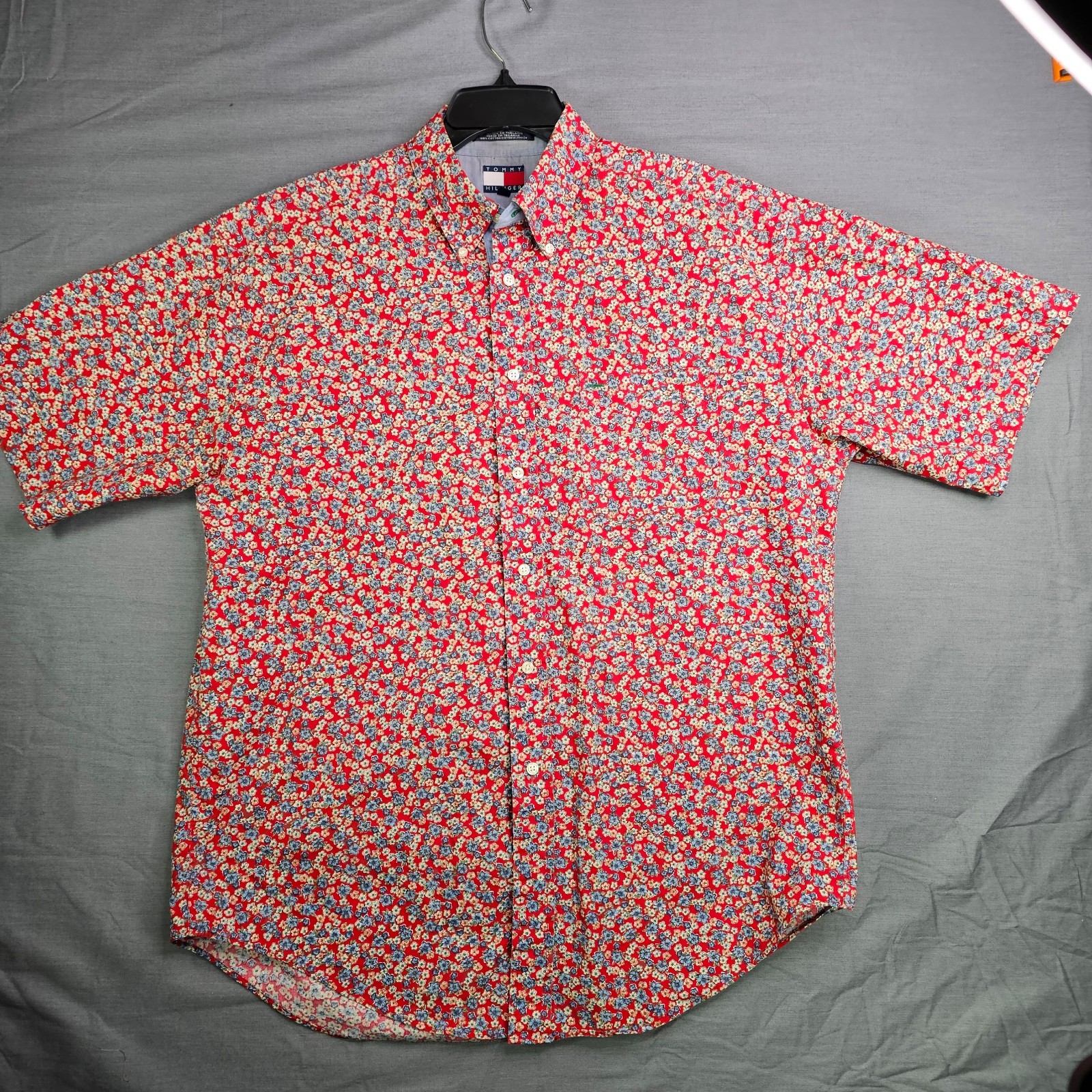 Tommy Hilfiger L Button Down Red White Blue Floral Vintage Hawaiian