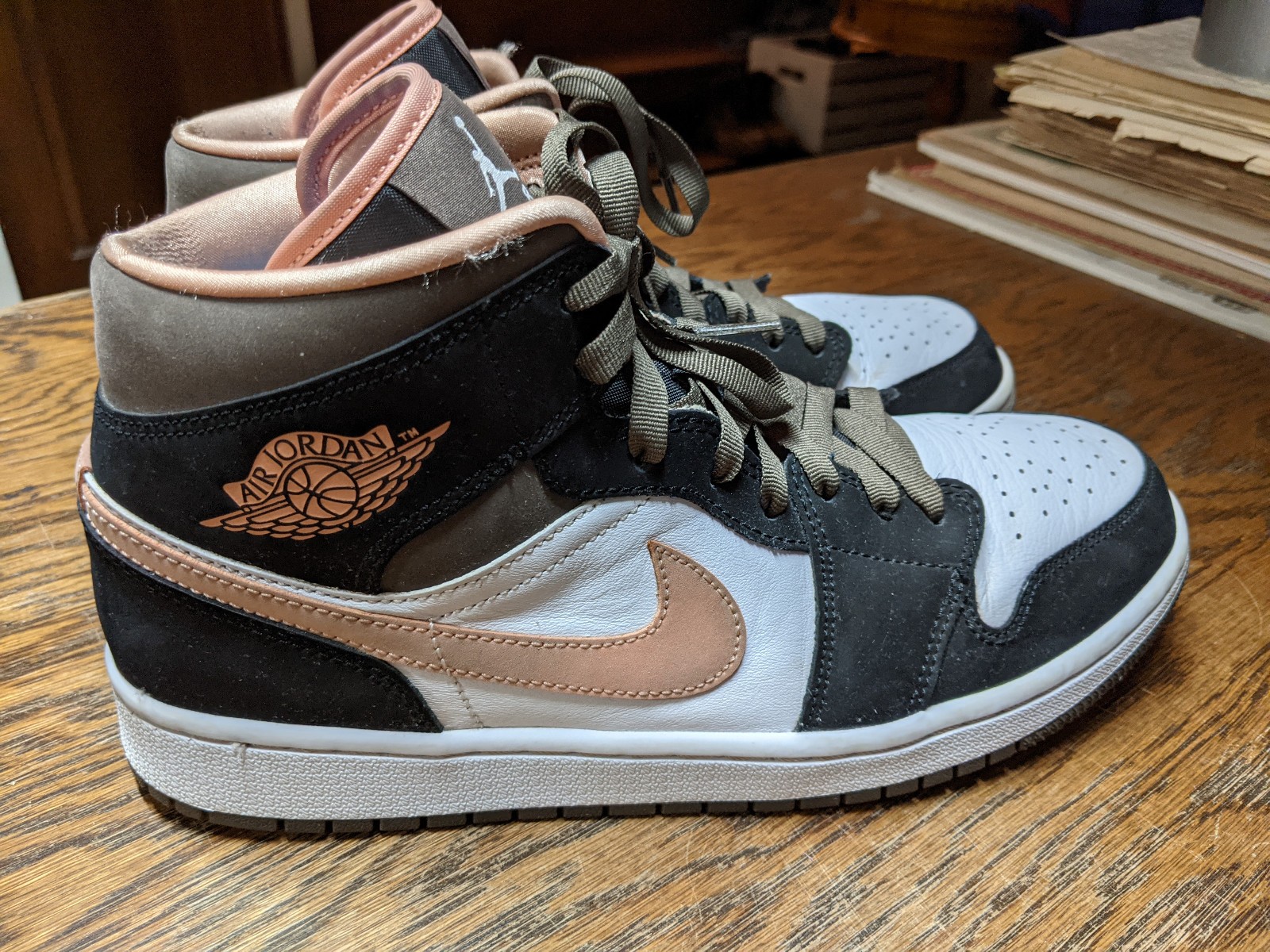 Air Jordan 1 Mid Peach Mocha Womens Size 11 Shoes
