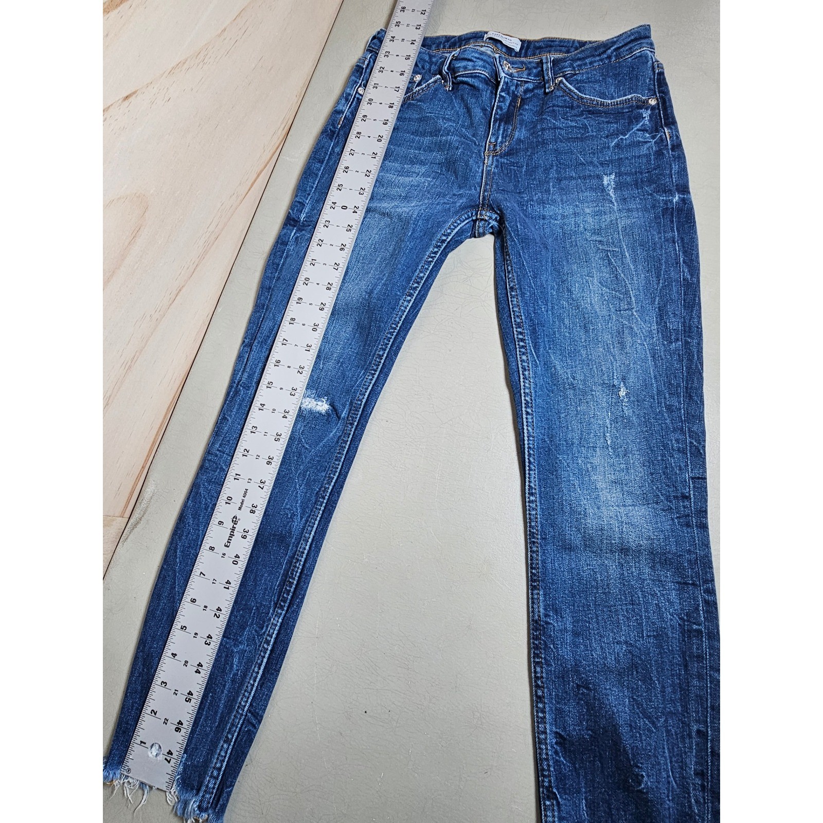 Zara Woman Premium Denim Distressed Slim Jeans Blue Frayed Hem Size 6 2606-115